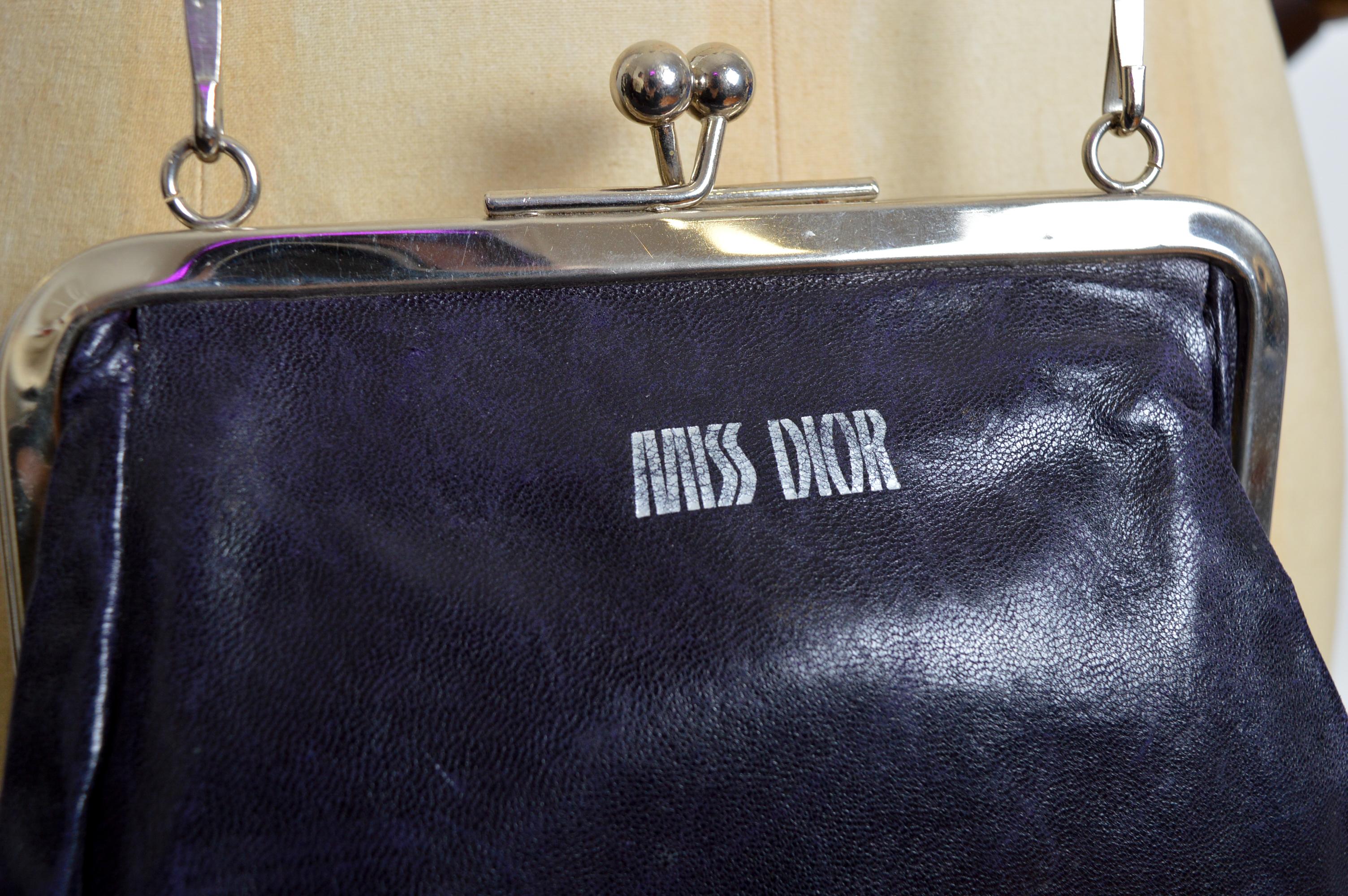 MISS DIOR 1970s Christian Dior Bolso de cuero negro púrpura con correa para el hombro 2