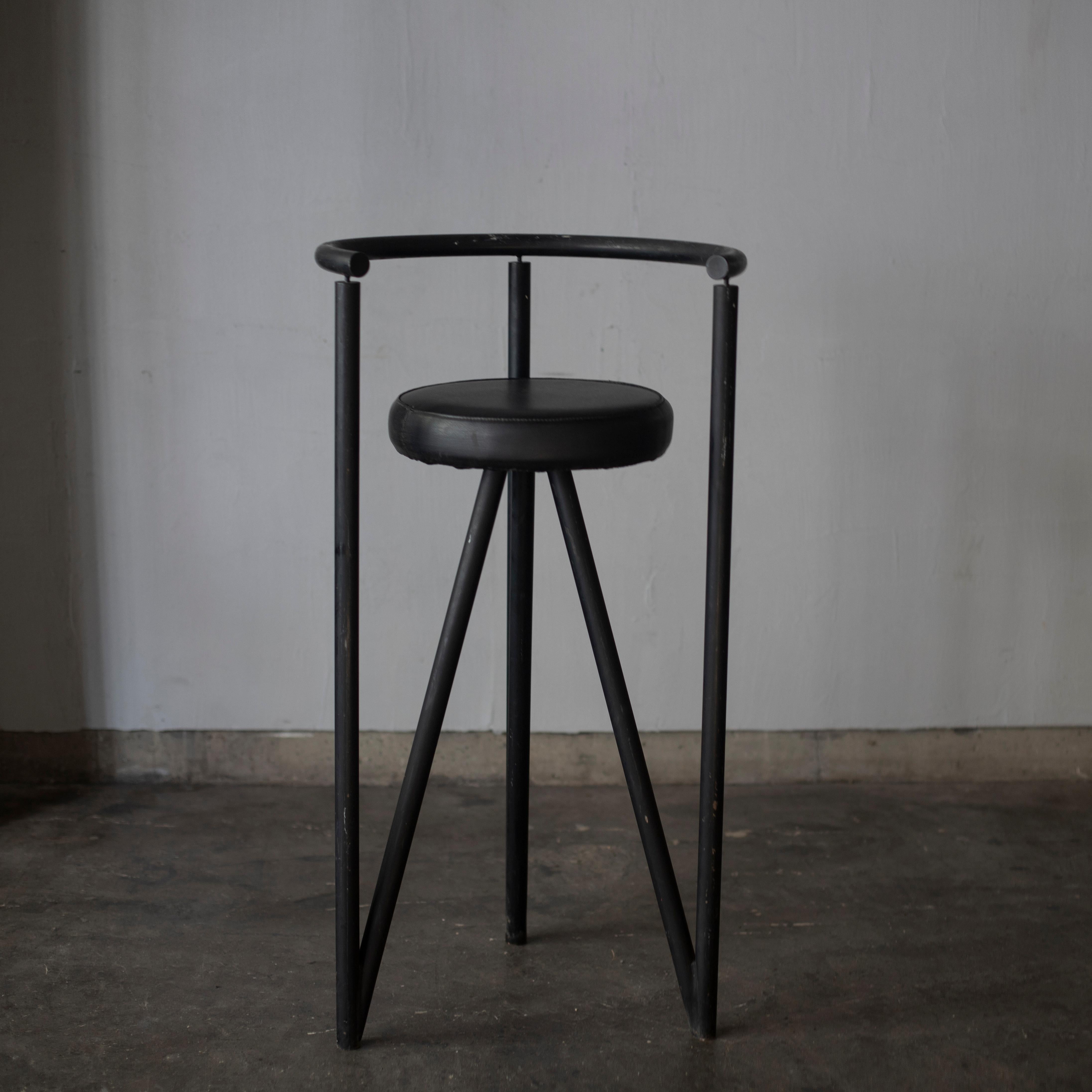 A high stool of 'Miss Dorn', an early work by French designer Philippe Starck.
Designed for Disform in Spain in 1982.
As the name of his other work, the name of the character in Philip K. Dick's SF novel 