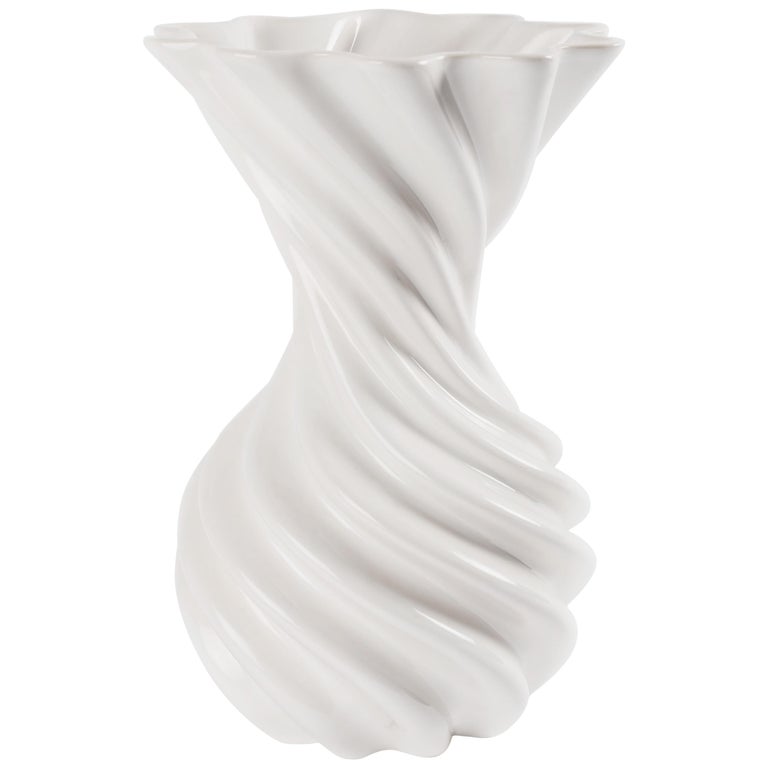 Miss Jolie ceramic vase in white