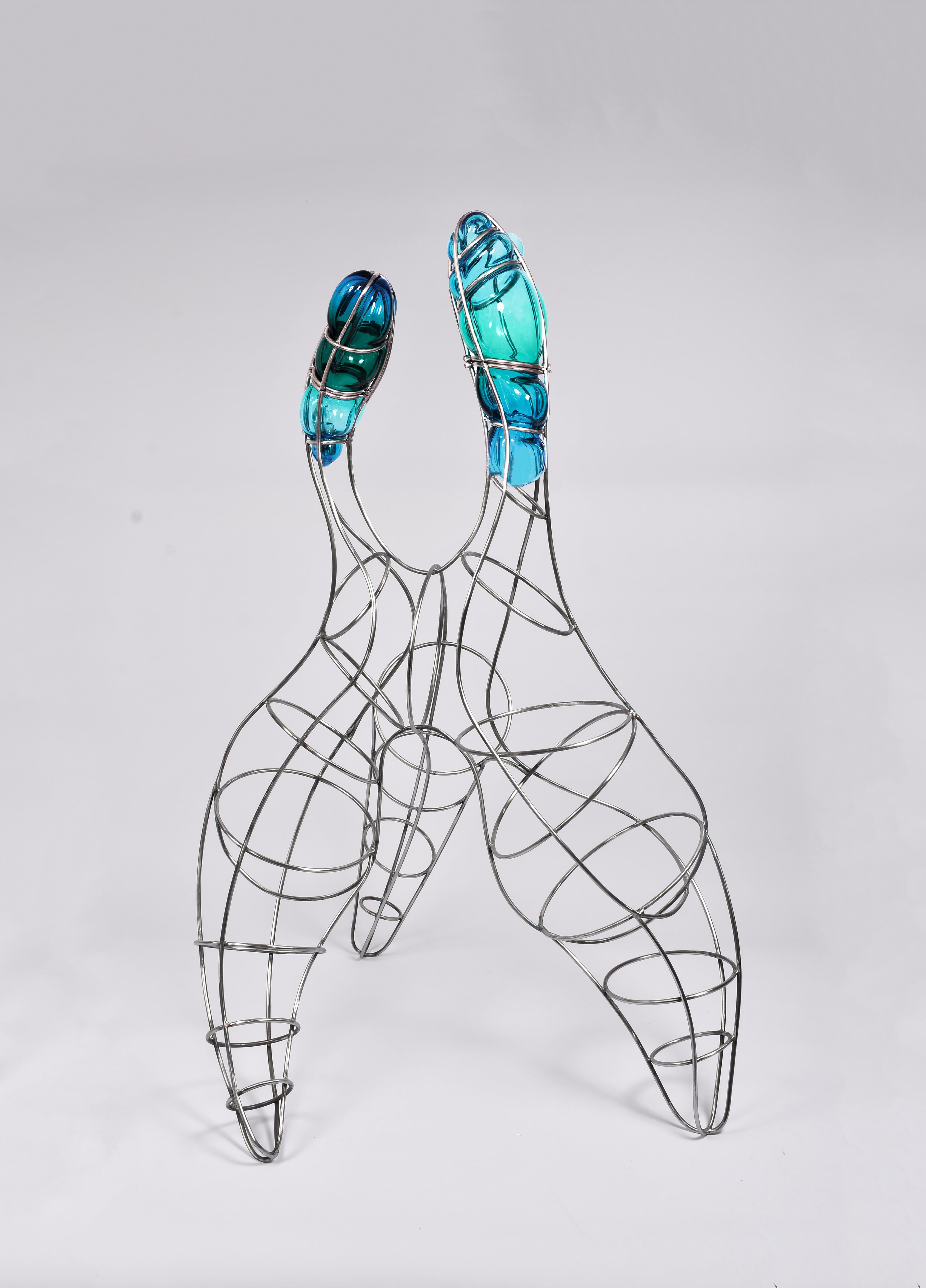 Scultura Miss Joshua di Alice Crepaldi
Un pezzo unico.
Dimensioni: Ø 85 x H. 135 cm.
Materiali: Vetro e metallo.

Alice Crepaldi è un'artista multidisciplinare versatile che viene da Milano, Italia. I suoi sforzi artistici sono profondamente