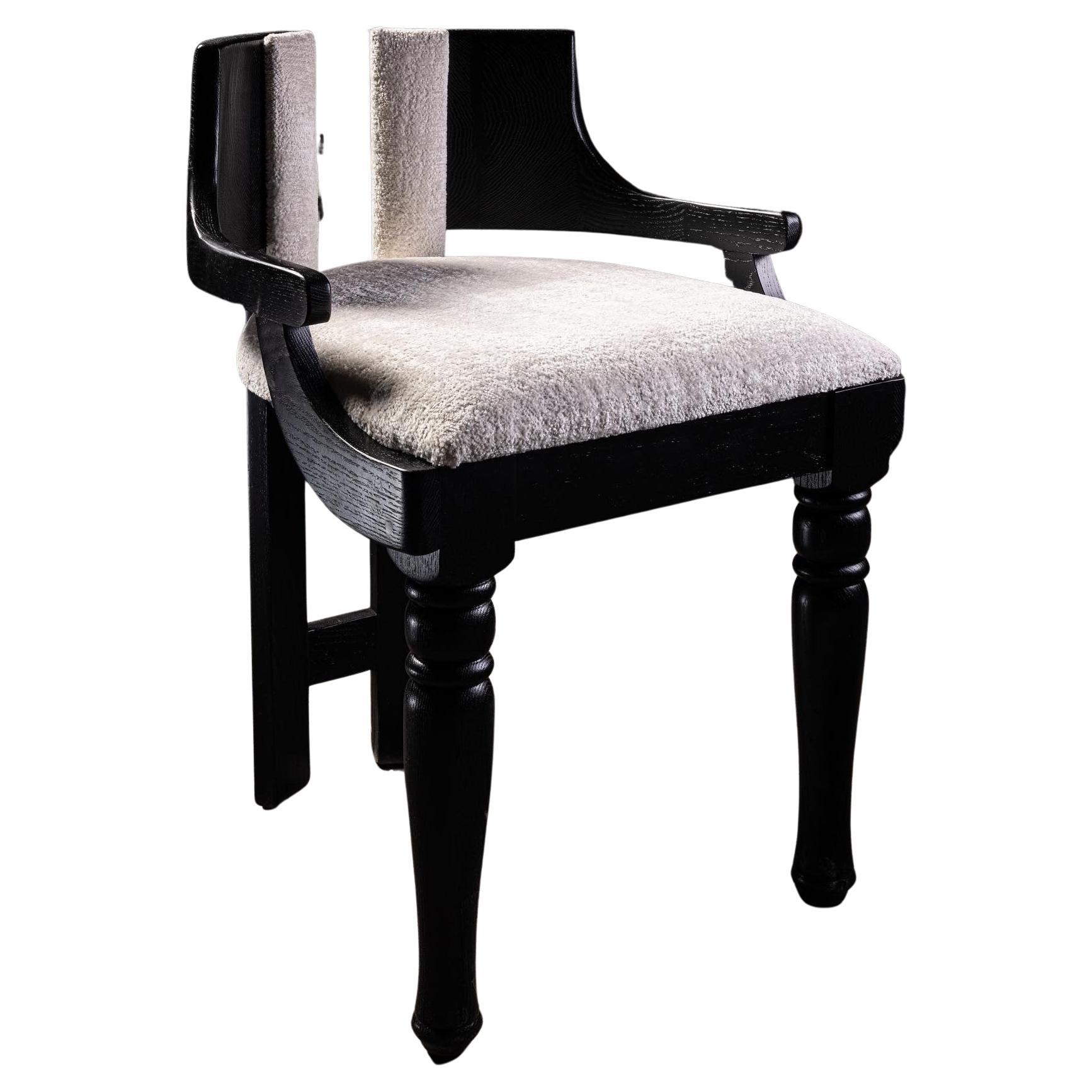 Mademoiselle. M Dining Chaise en chêne noir