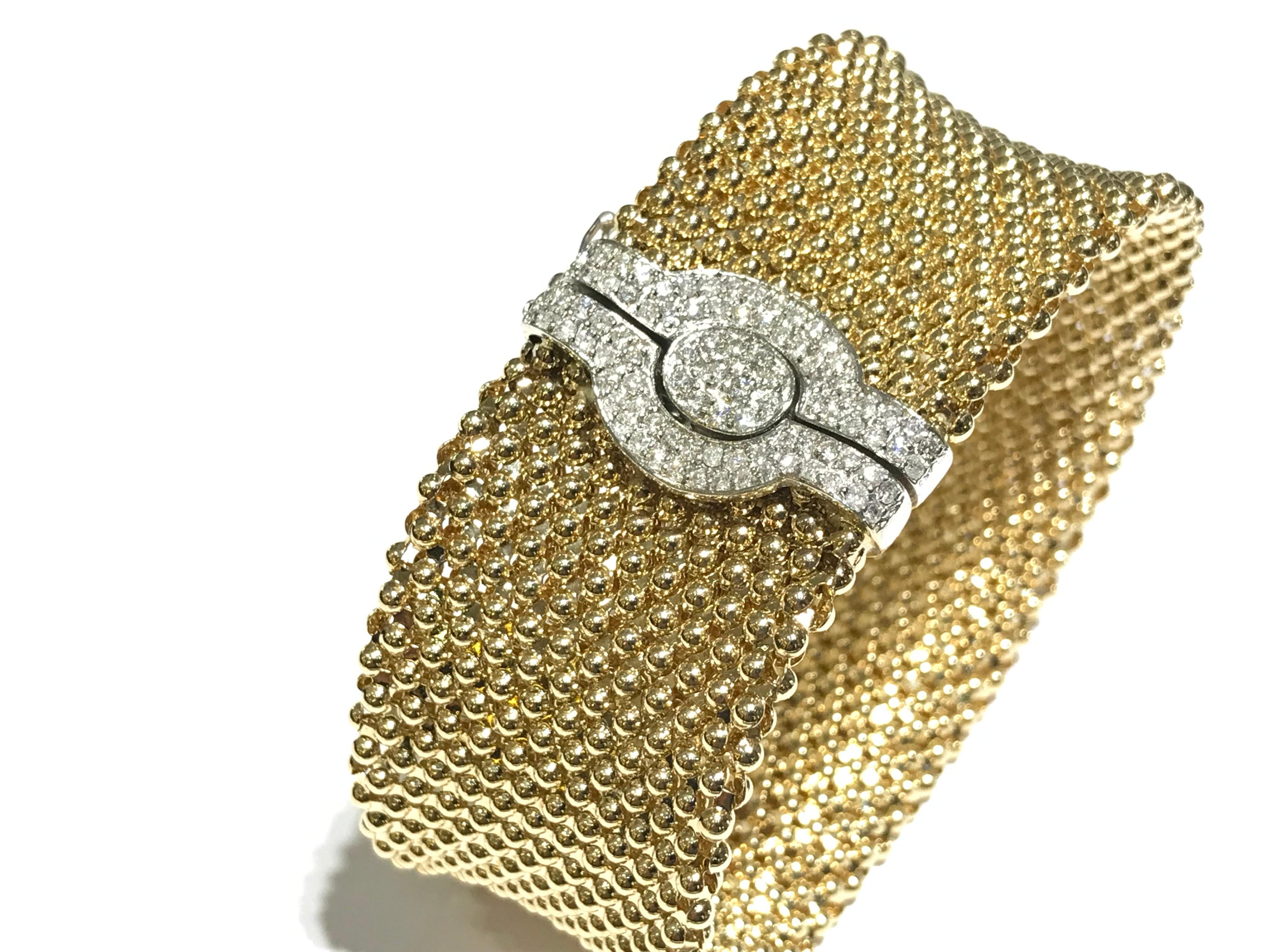 Miss Mimi 14 Karat Gold 2.00 Carat Diamonds Clasp Bangle In New Condition For Sale In Toronto, Ontario