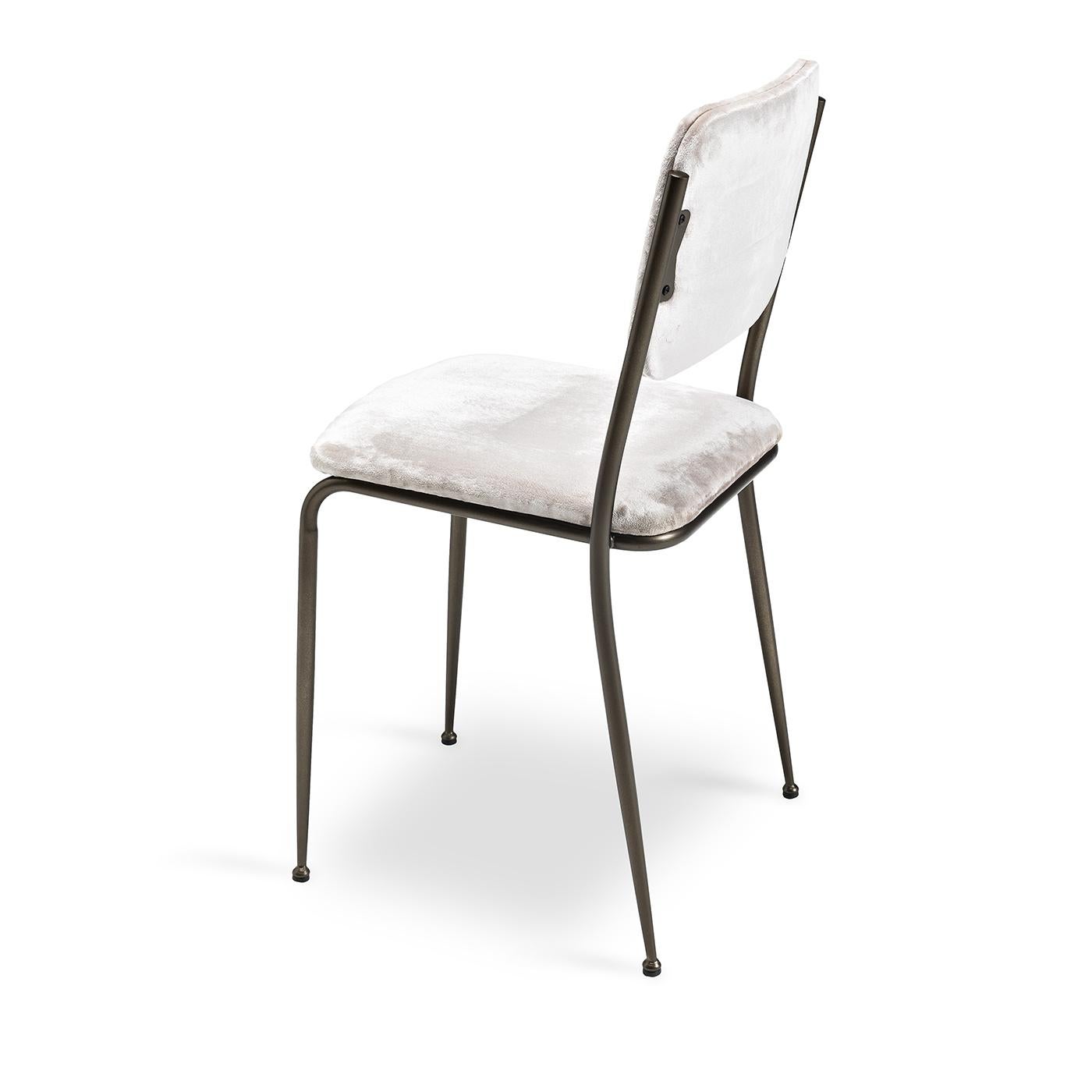 Modern Miss Tina 3 Chair For Sale