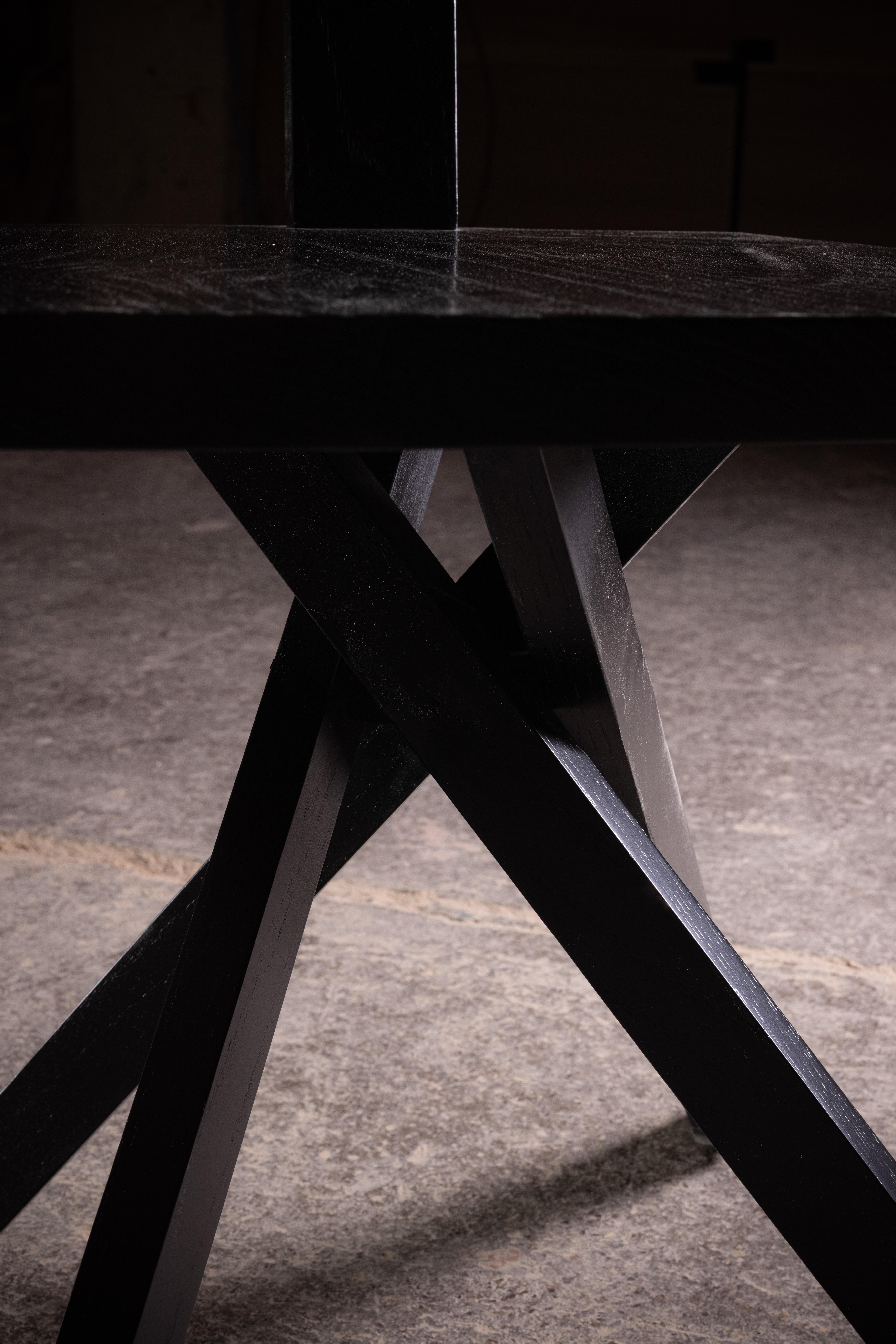 Silla escultórica Miss X de roble negro macizo by No Age Studio en Nuevo estado para la venta en Geneve, CH