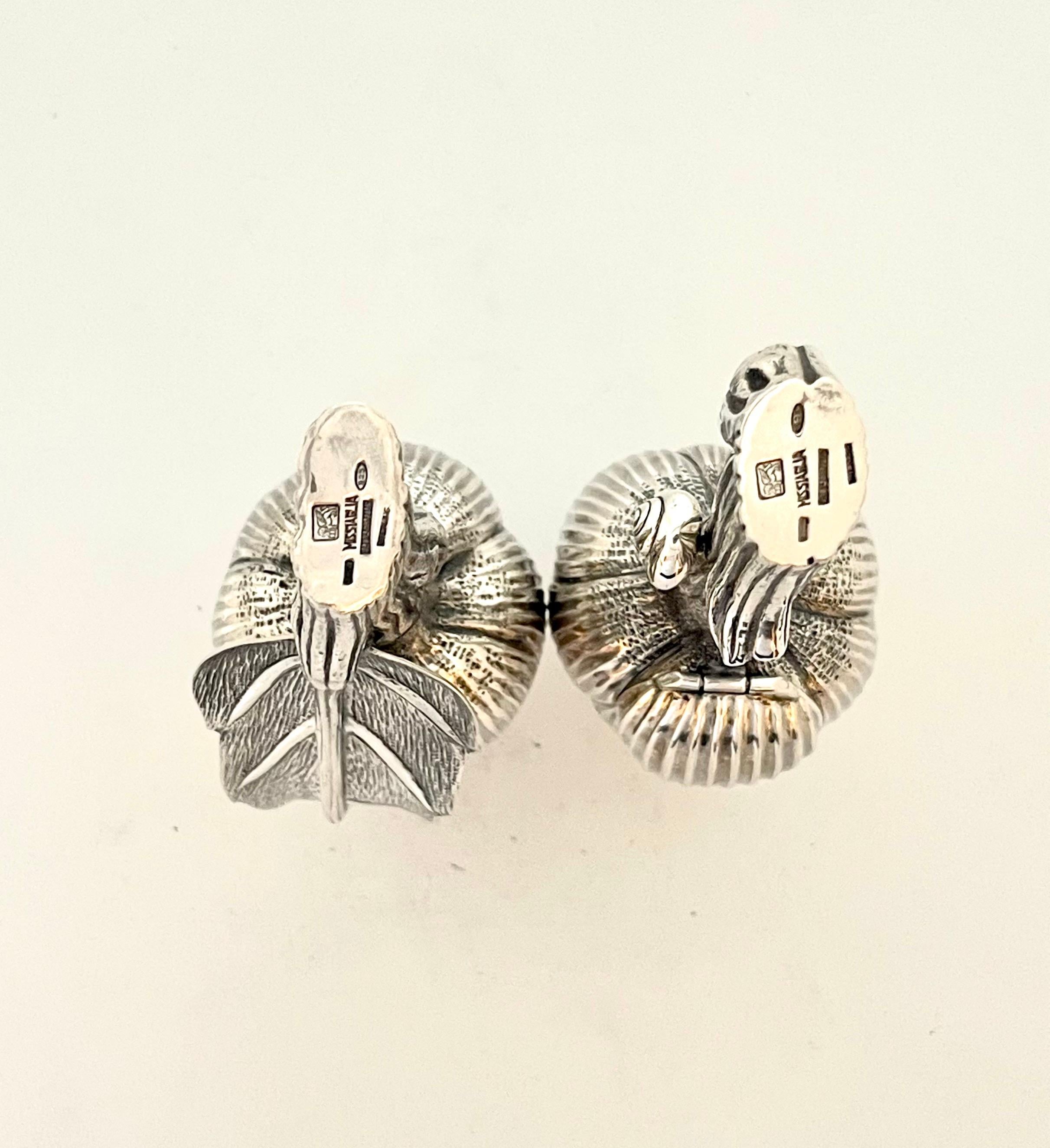 Missiaglia  Sal y pimienta molinillo Alcachofas  Hecho a mano en plata Italia 1990 Italiano en venta