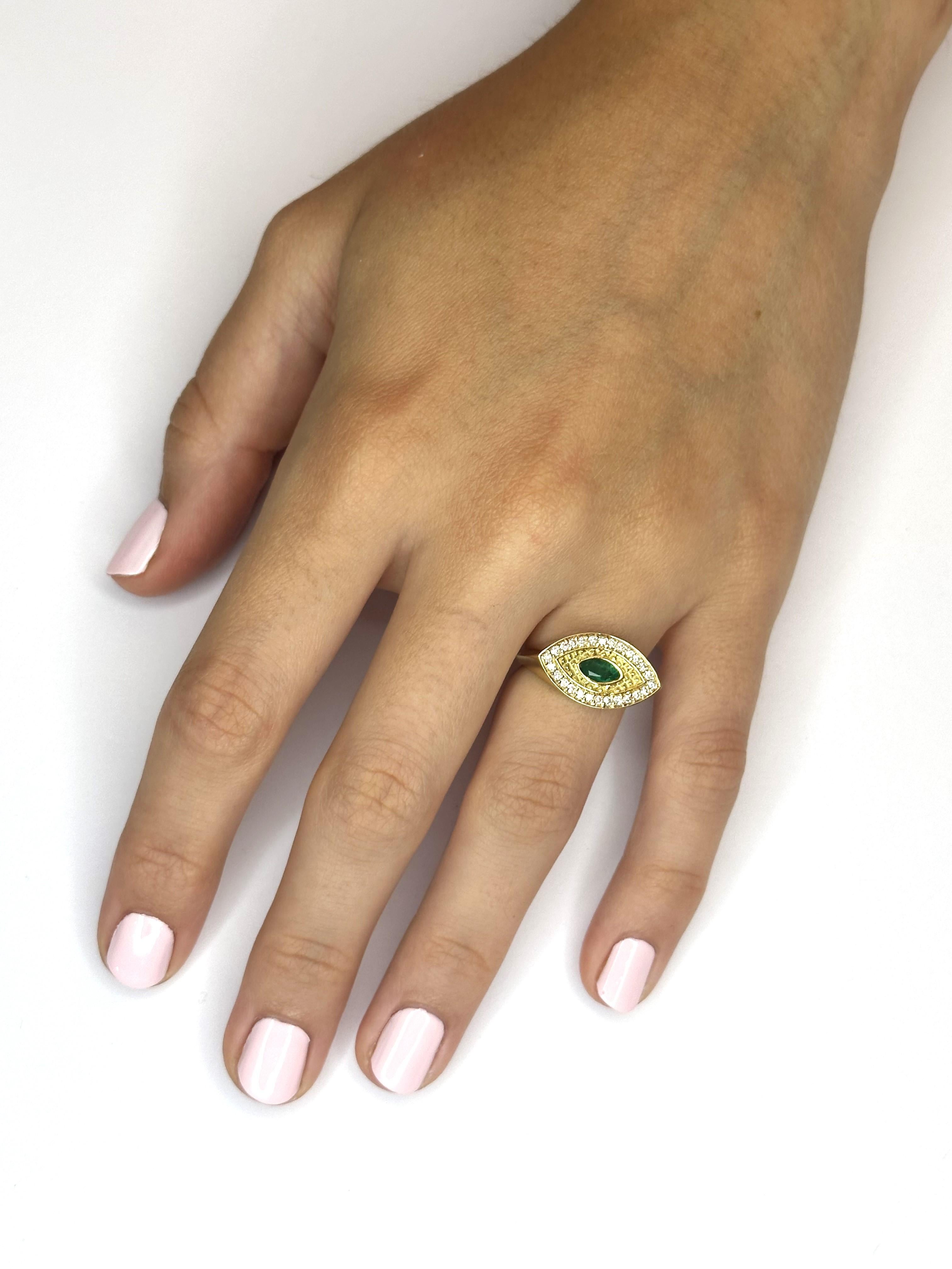 Greek Revival MISSIAN JEWELLERY 18kt gold ring with 0.208 carat diamond and 0.44 carat emerald For Sale