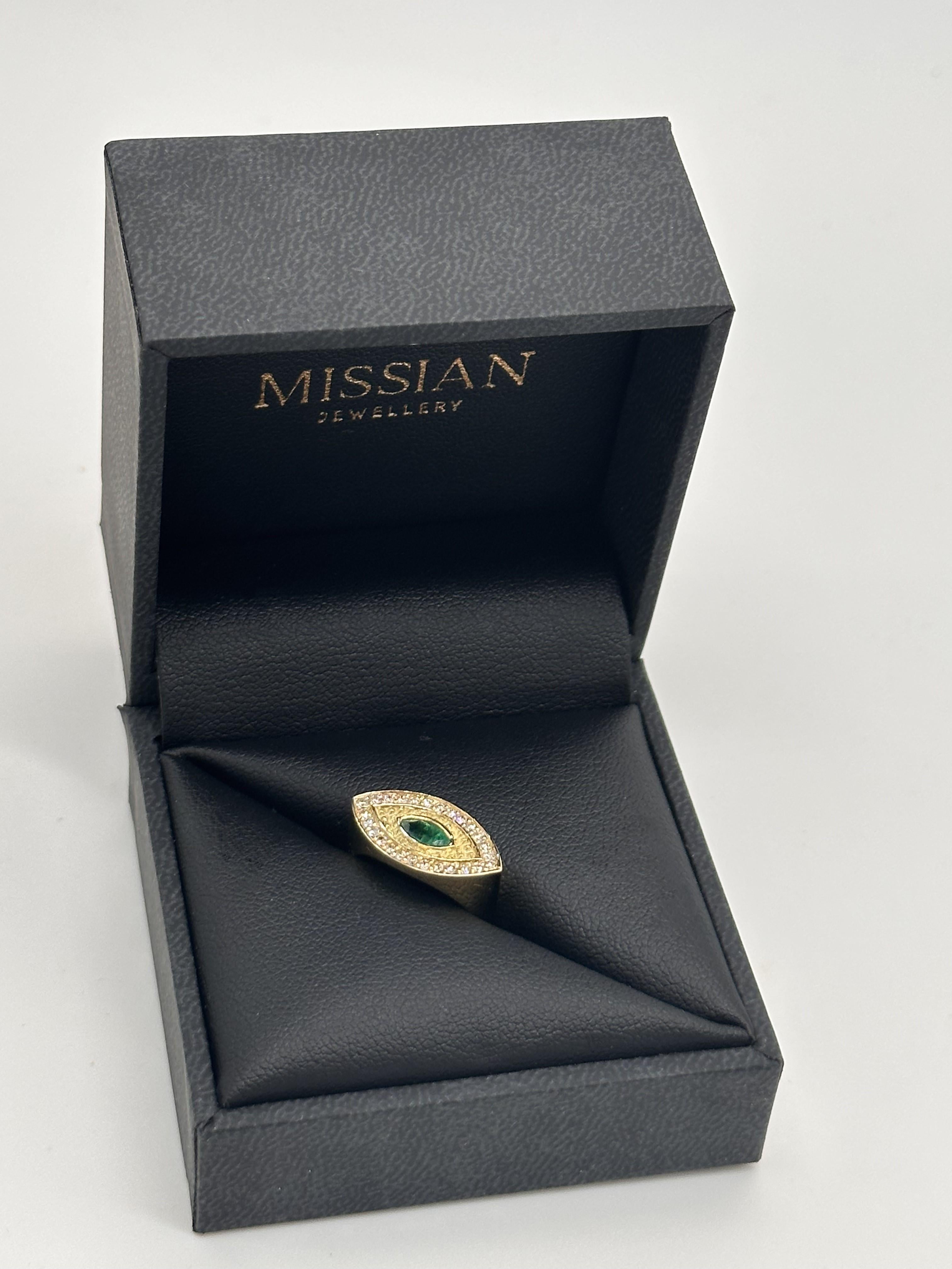 MISSIAN JEWELLERY Ring aus 18-karätigem Gold mit 0,208-karätigem Diamant und 0,44-karätigem Smaragd im Angebot 2