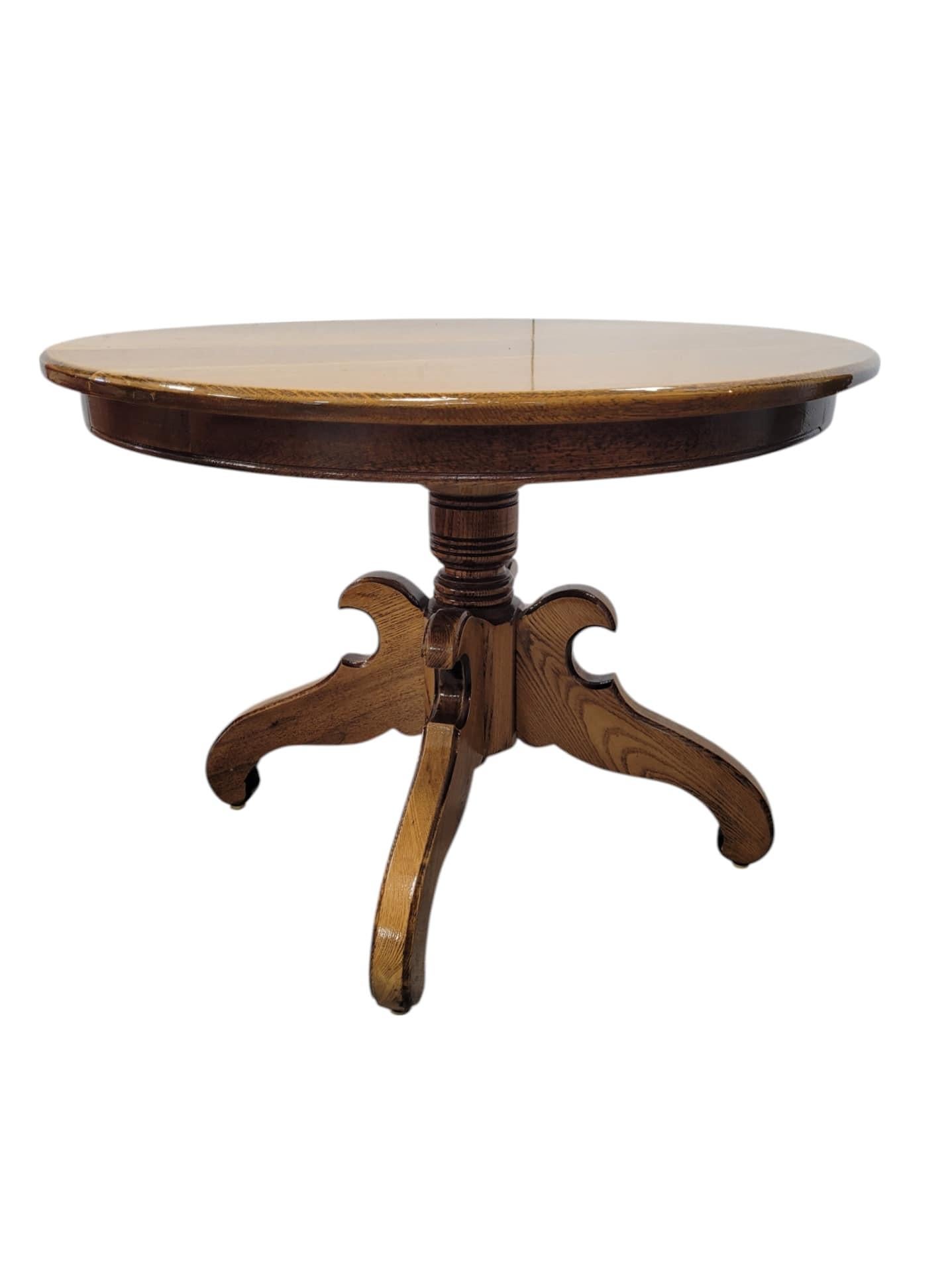Mission / Arts and Crafts Oak Pedestal Side Table, c. 1890–1920 For Sale 1