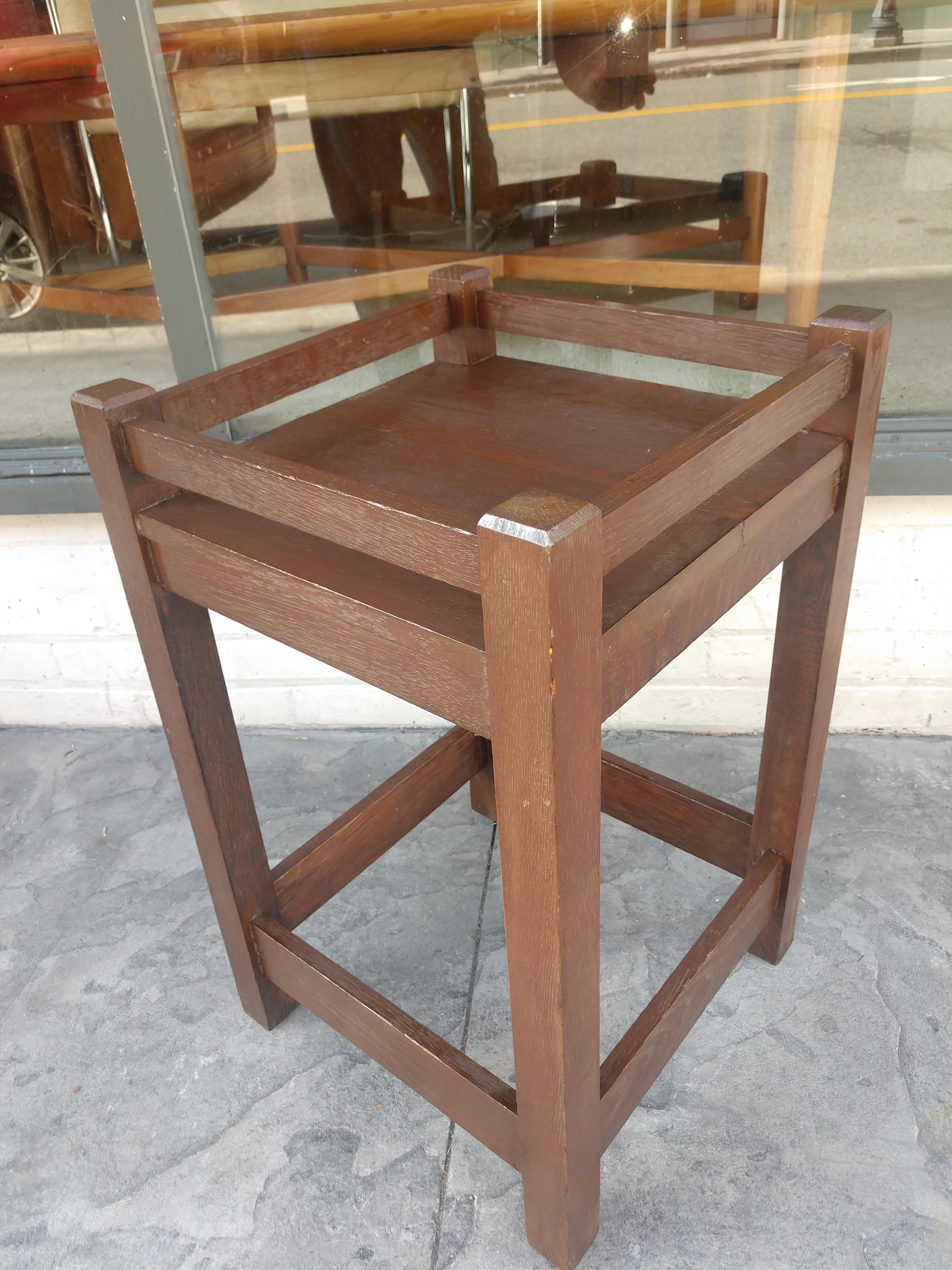 Mission Art's & Craft Quarter Sawn Oak Plant Stand In Good Condition For Sale In Port Jervis, NY