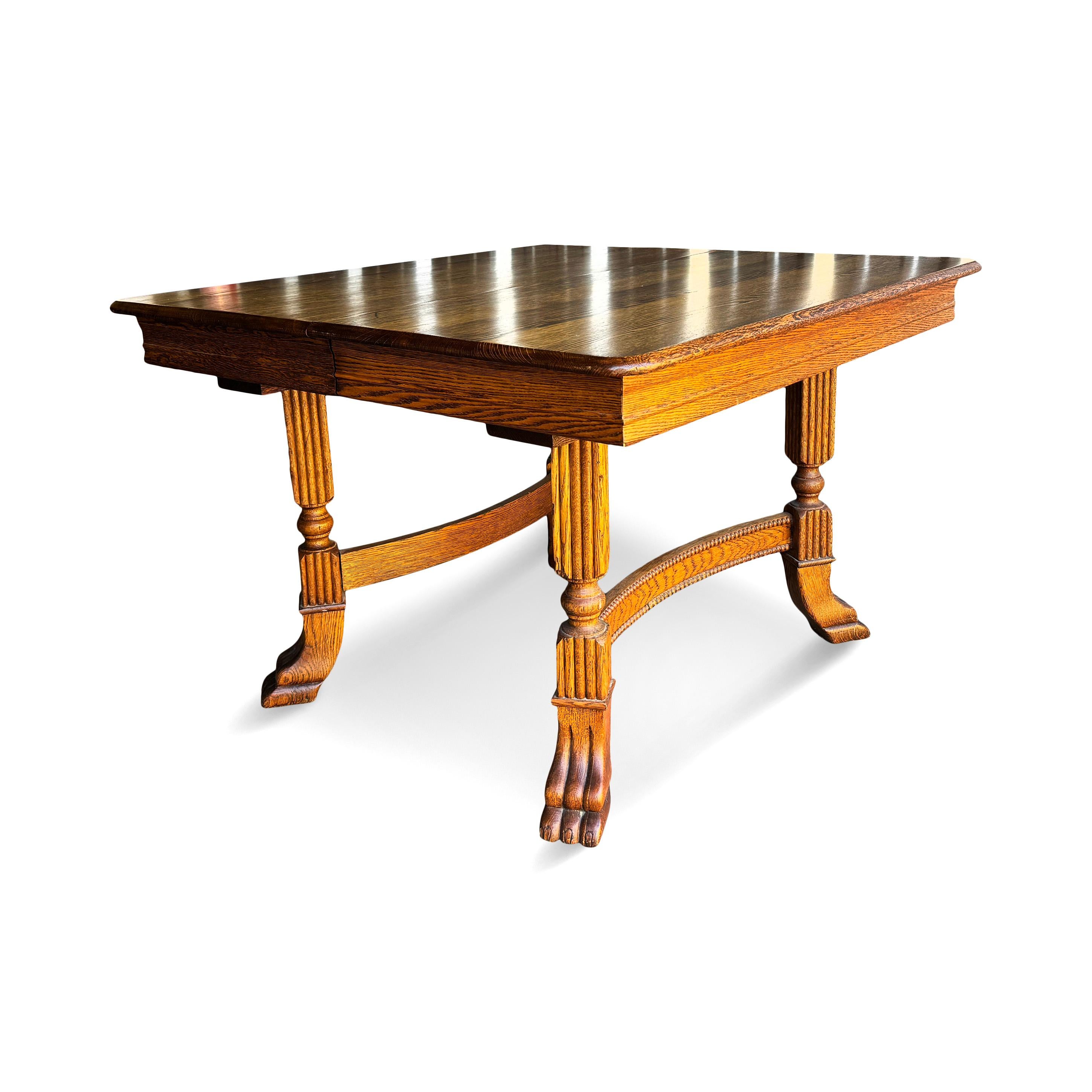 20ième siècle Table de salle à manger Mission en chêne de style Arts & Craft par Walter of Wabash en vente