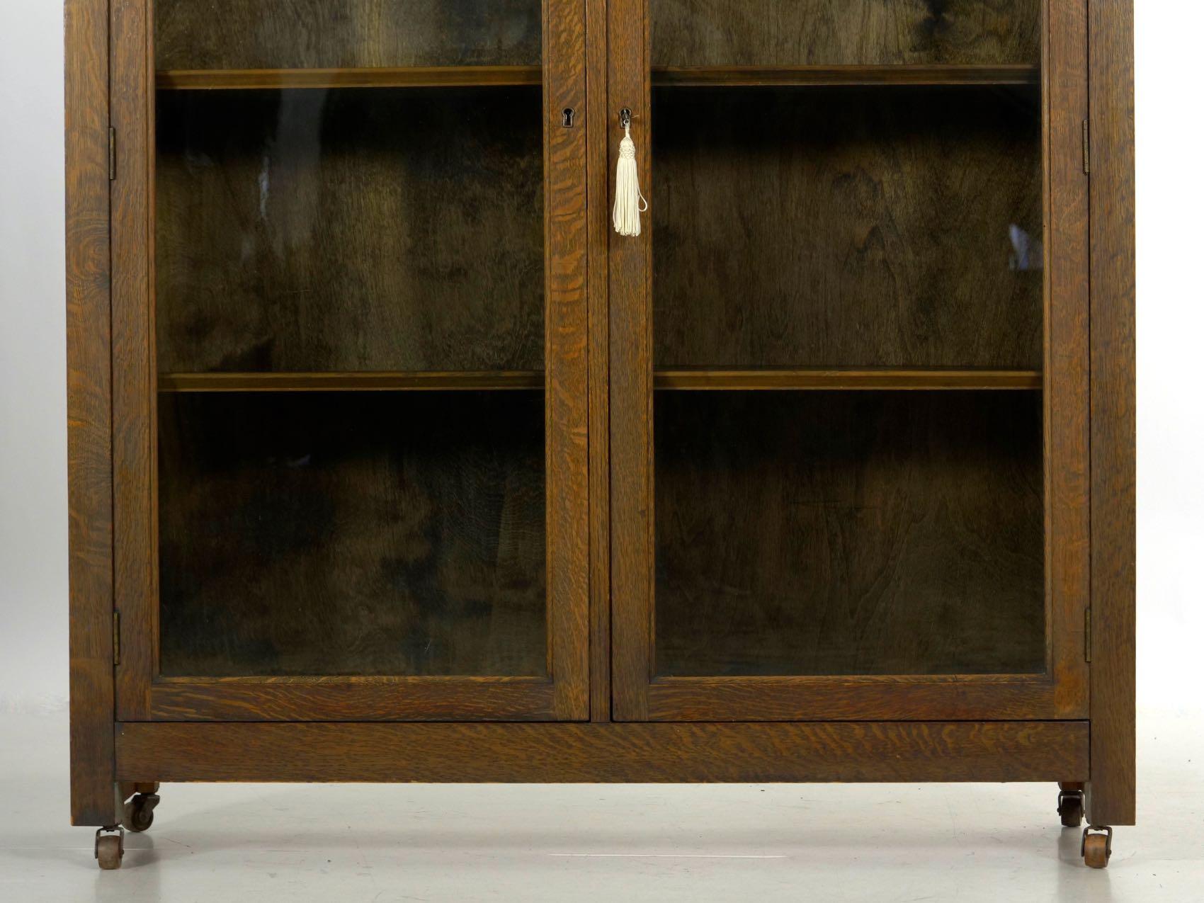 Mission Arts & Crafts Oak Antique Bookcase Bookshelf Cabinet, 20th Century 3