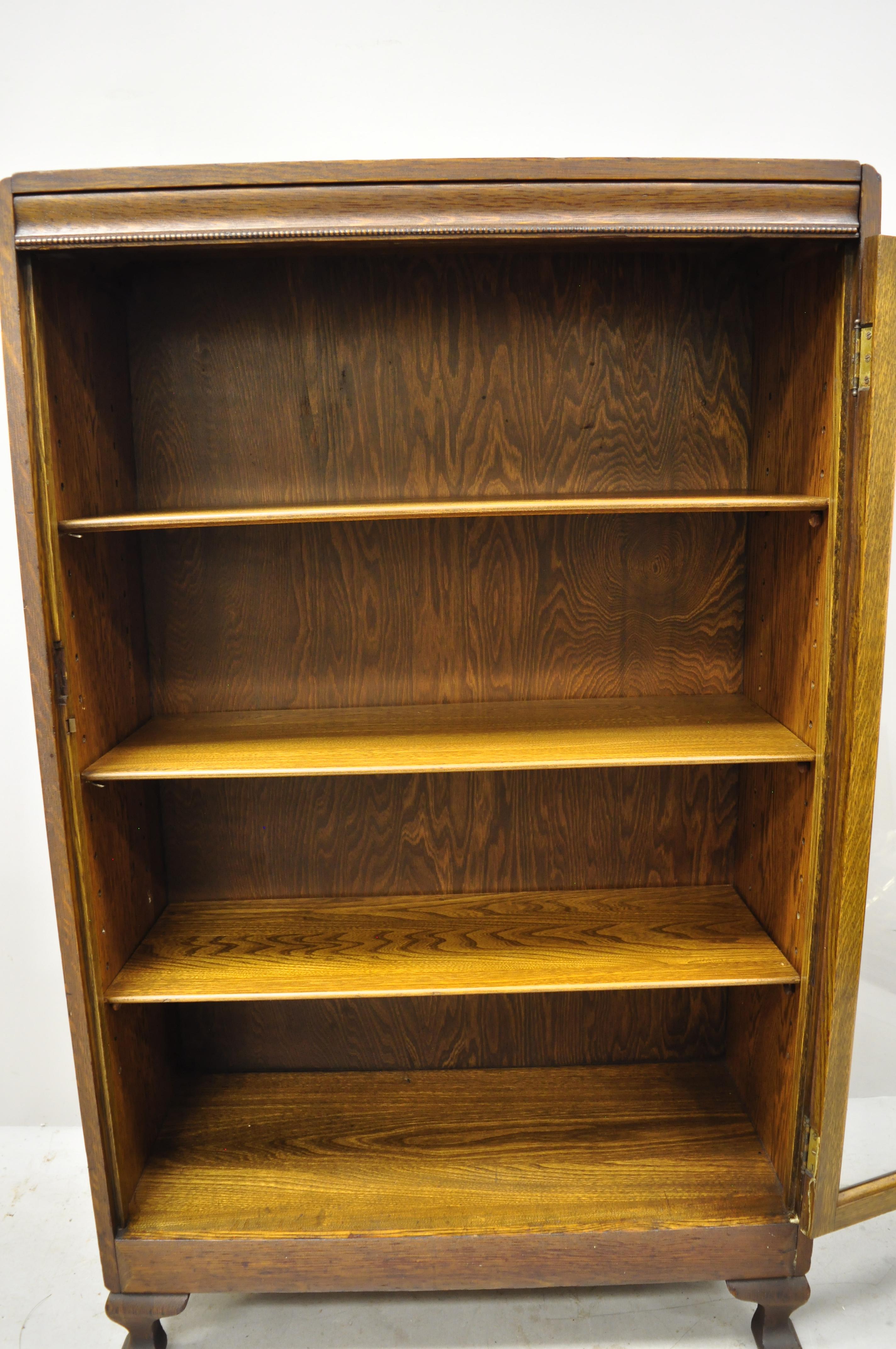 Mission Arts & Crafts Oakwood Single Glass Door Small Bookcase Display Cabinet In Good Condition In Philadelphia, PA