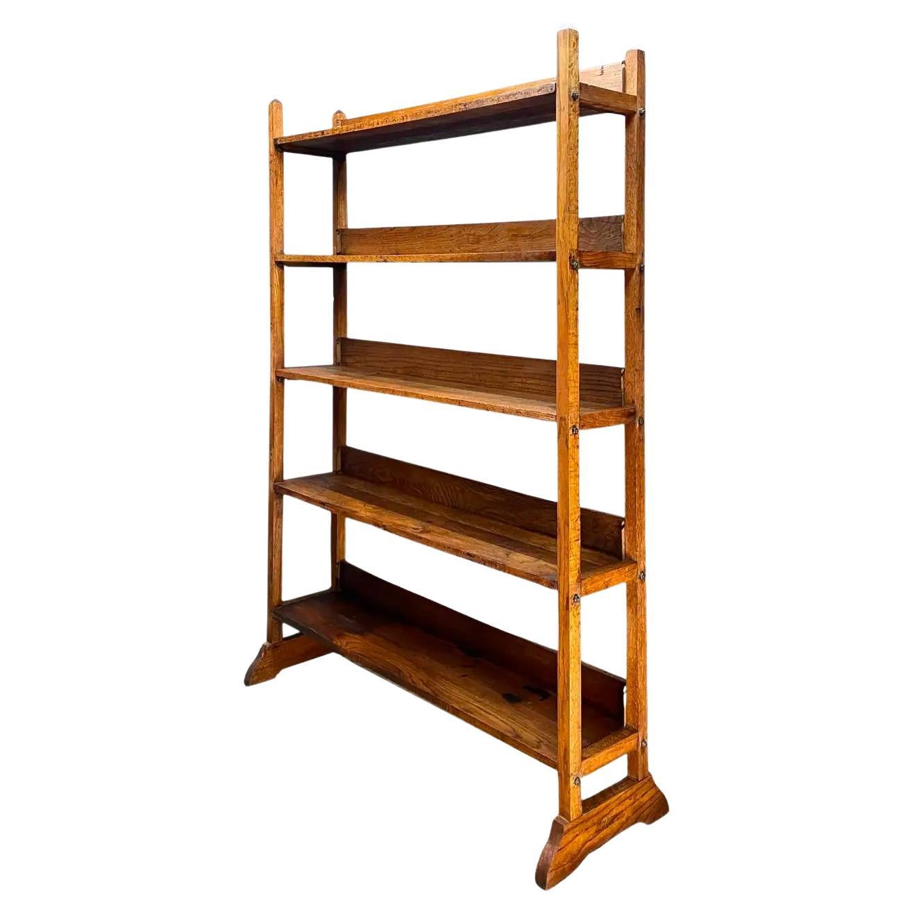 Étagère de bibliothèque Mission sur mesure General Store Industrial NYC Retail Display Shelf en vente