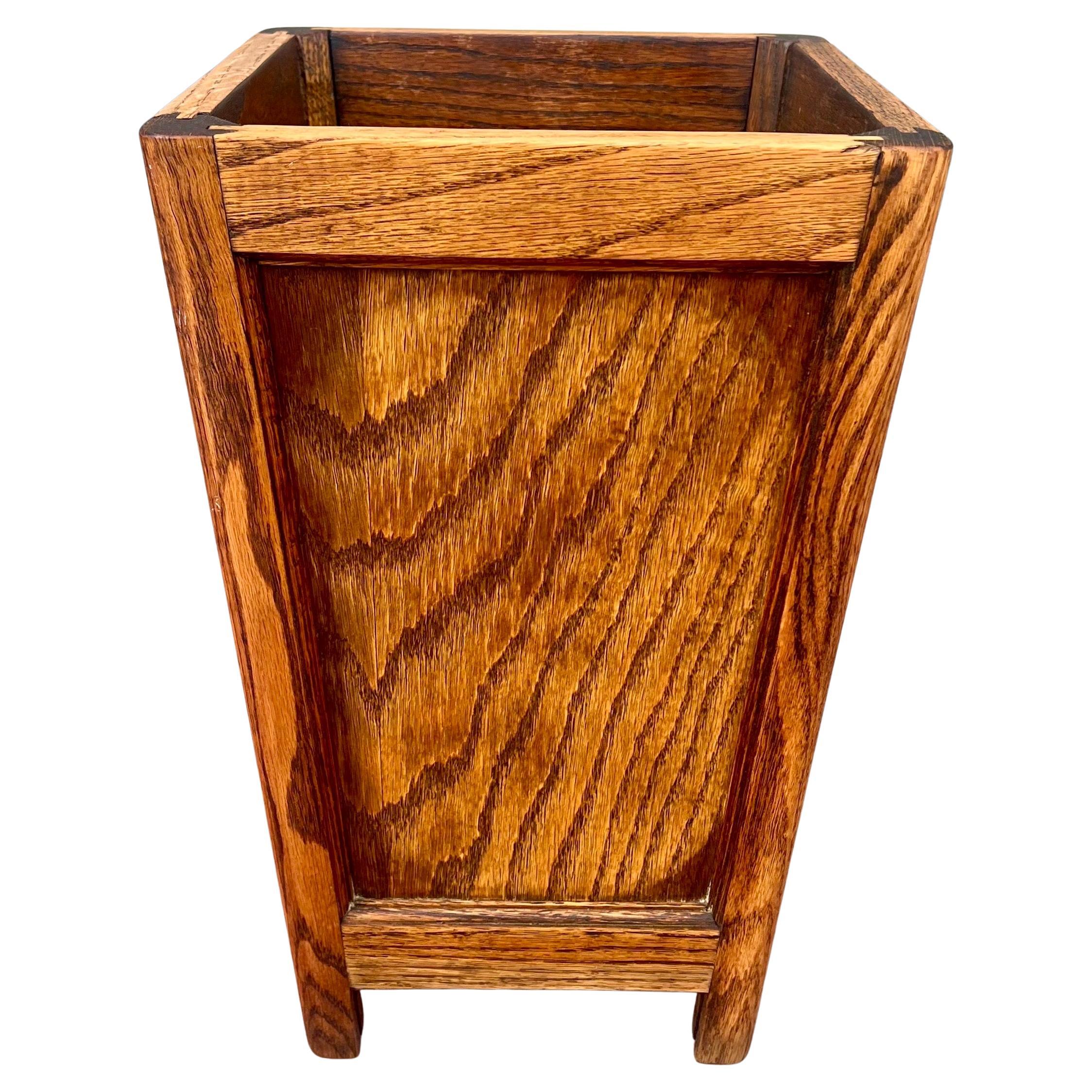 Mission / Craftsman  American Quarter Sawn Oak Waste Basket Art Deco In Good Condition For Sale In San Diego, CA