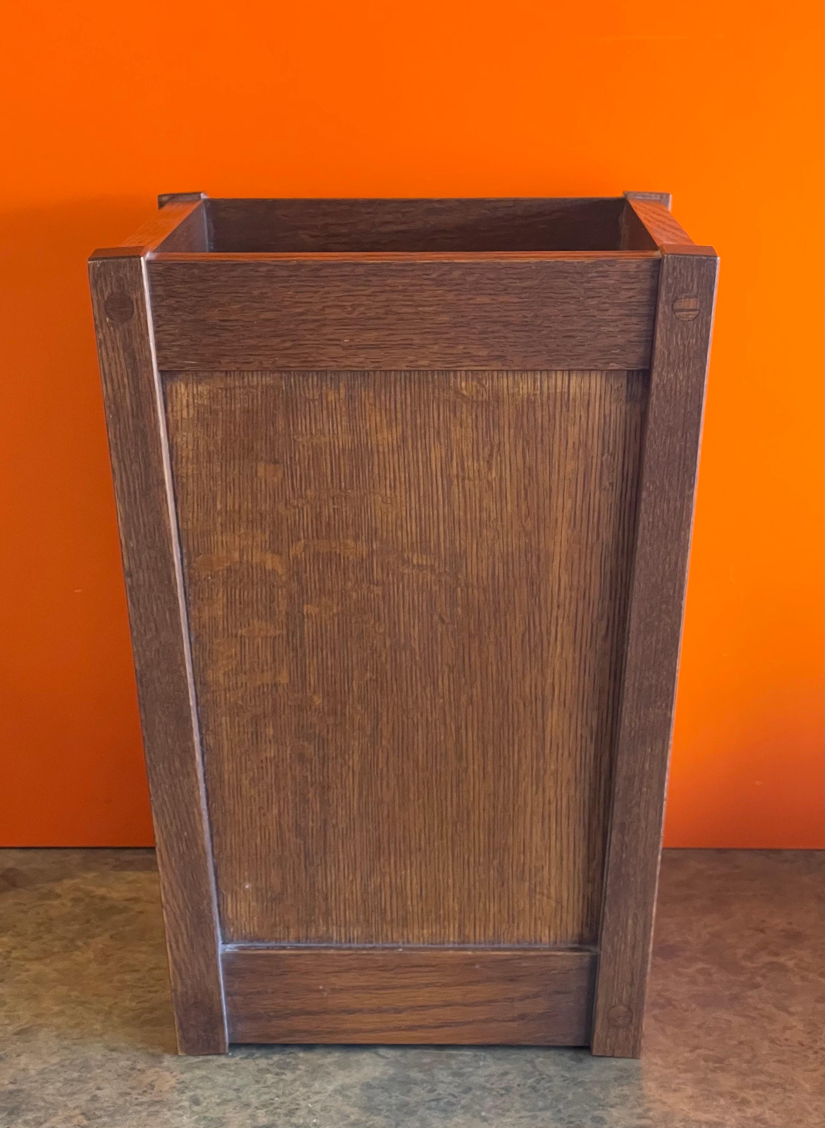 Mission / Craftsman Style American Quarter Sawn Oak Waste Basket In Good Condition In San Diego, CA