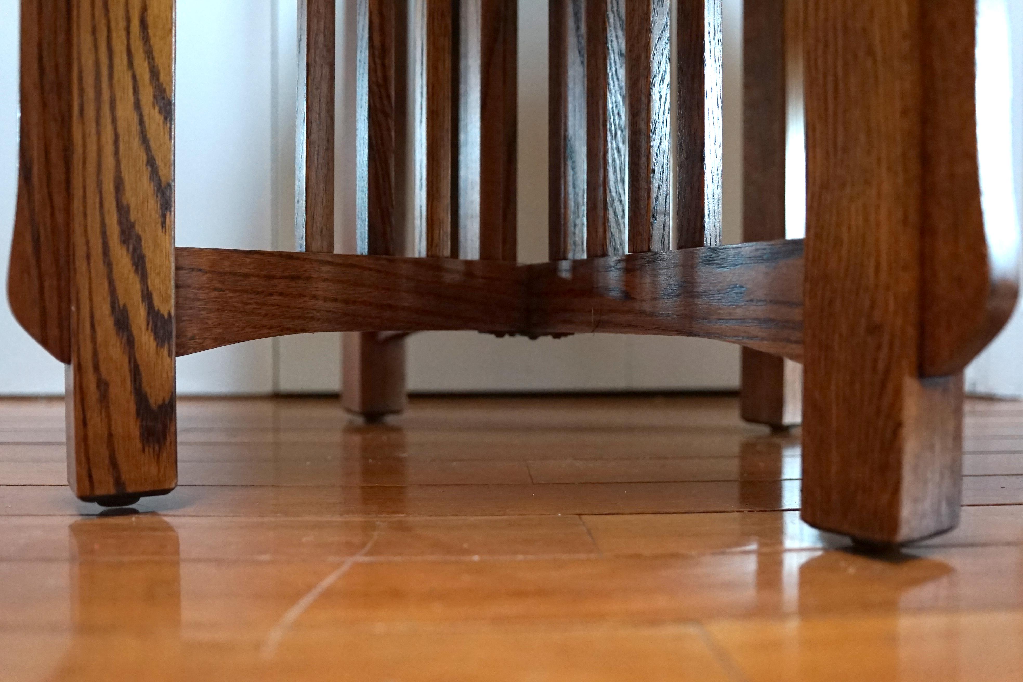Mission Oak Arts and Crafts Round Table For Sale 3