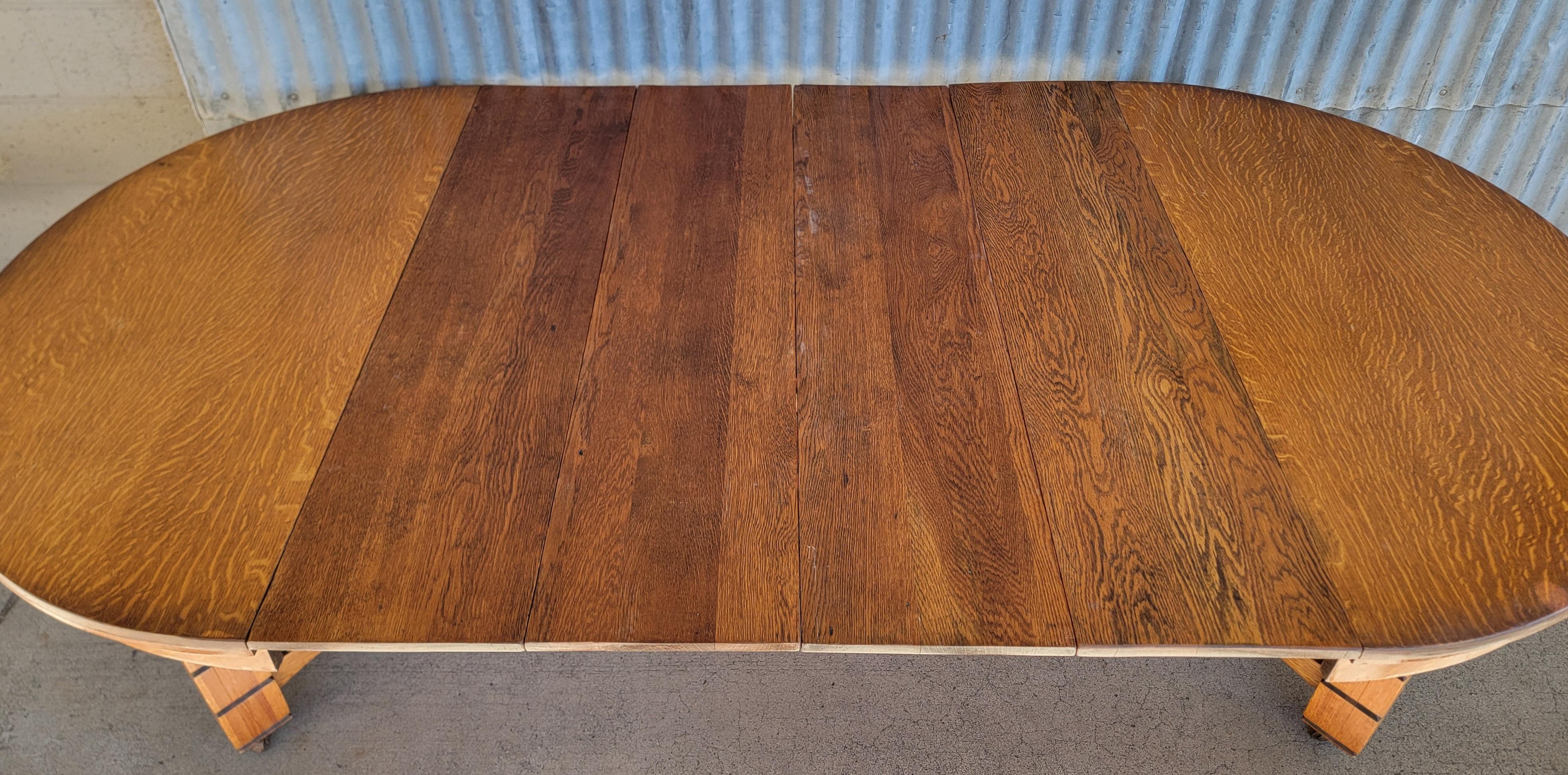 Mission Oak Circular Dining Table Circa 1908 In Good Condition In Fulton, CA