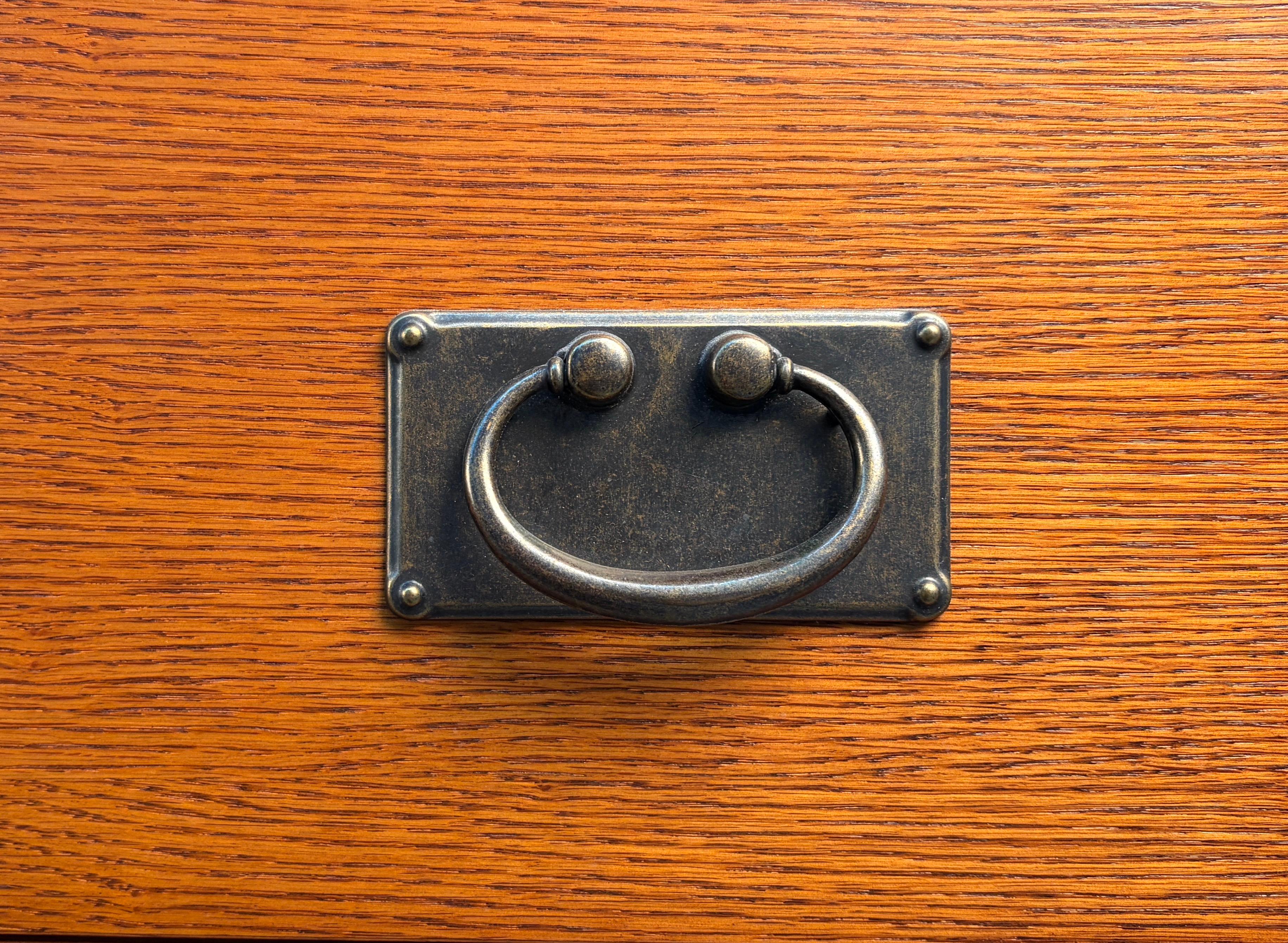 Mission Oak Highboy Dresser by Vaughan Bassett en venta 11