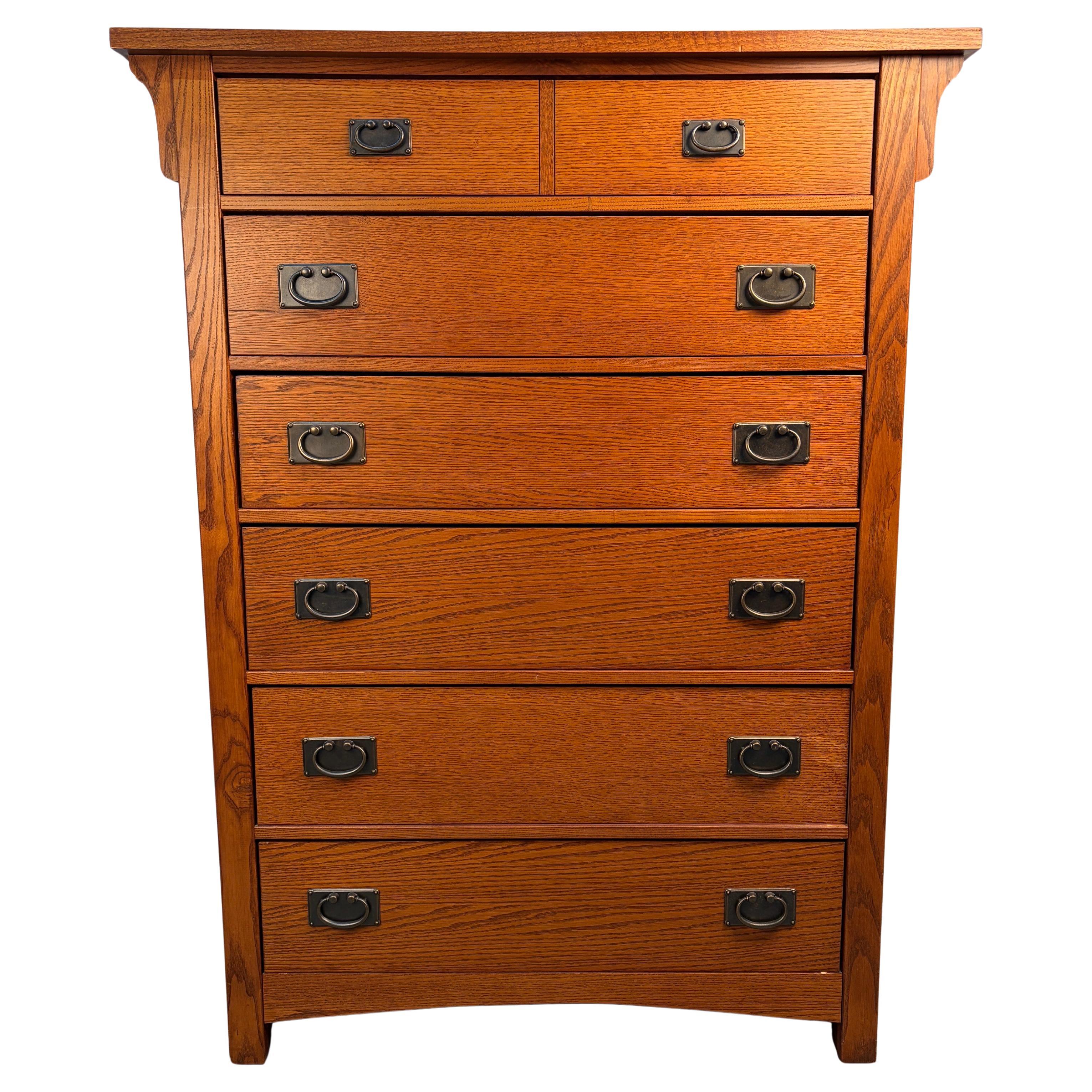 Mission Oak Highboy Dresser by Vaughan Bassett en venta