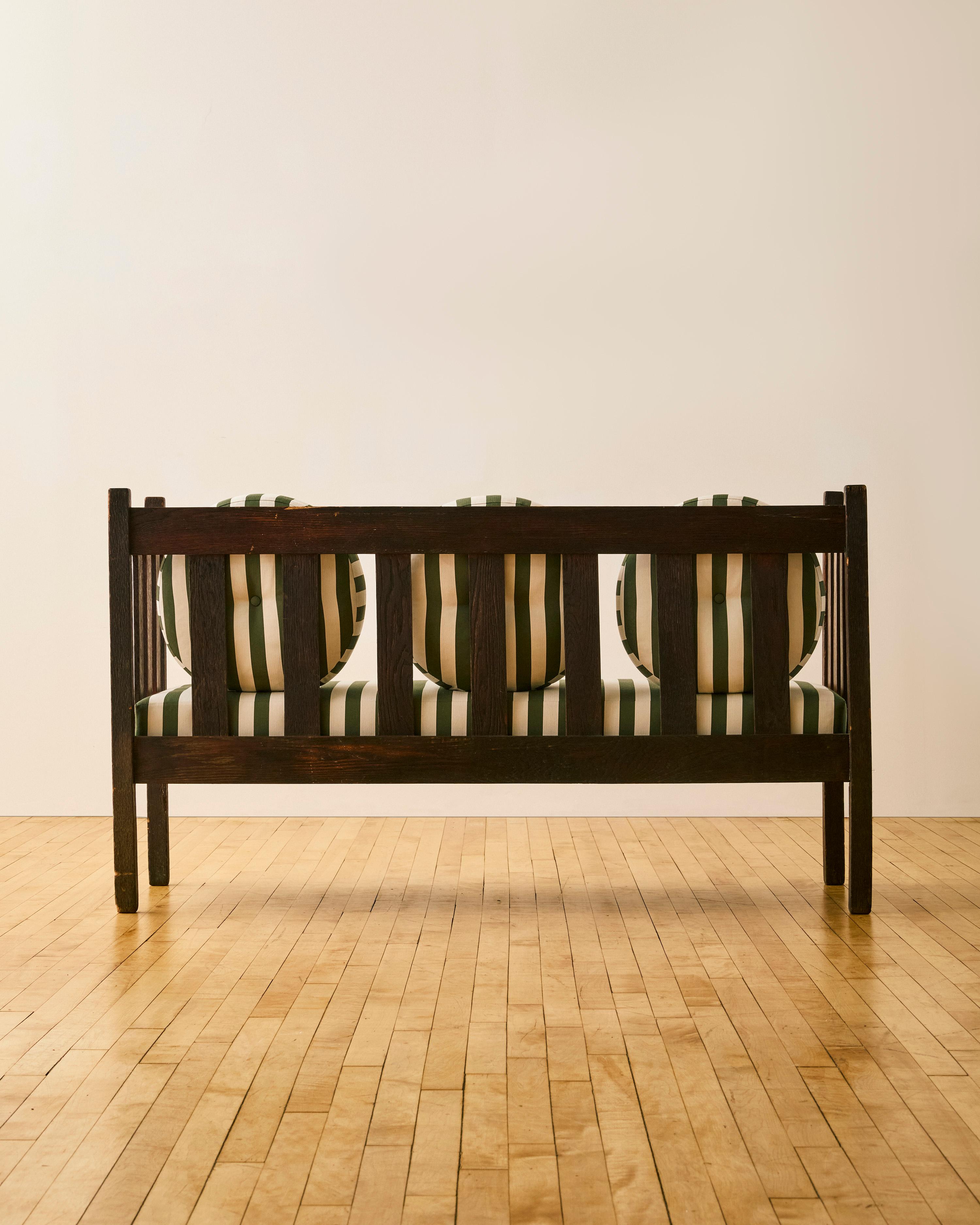 XX secolo Mission Oak Striped Settee in the style of Gustav Stickley in vendita