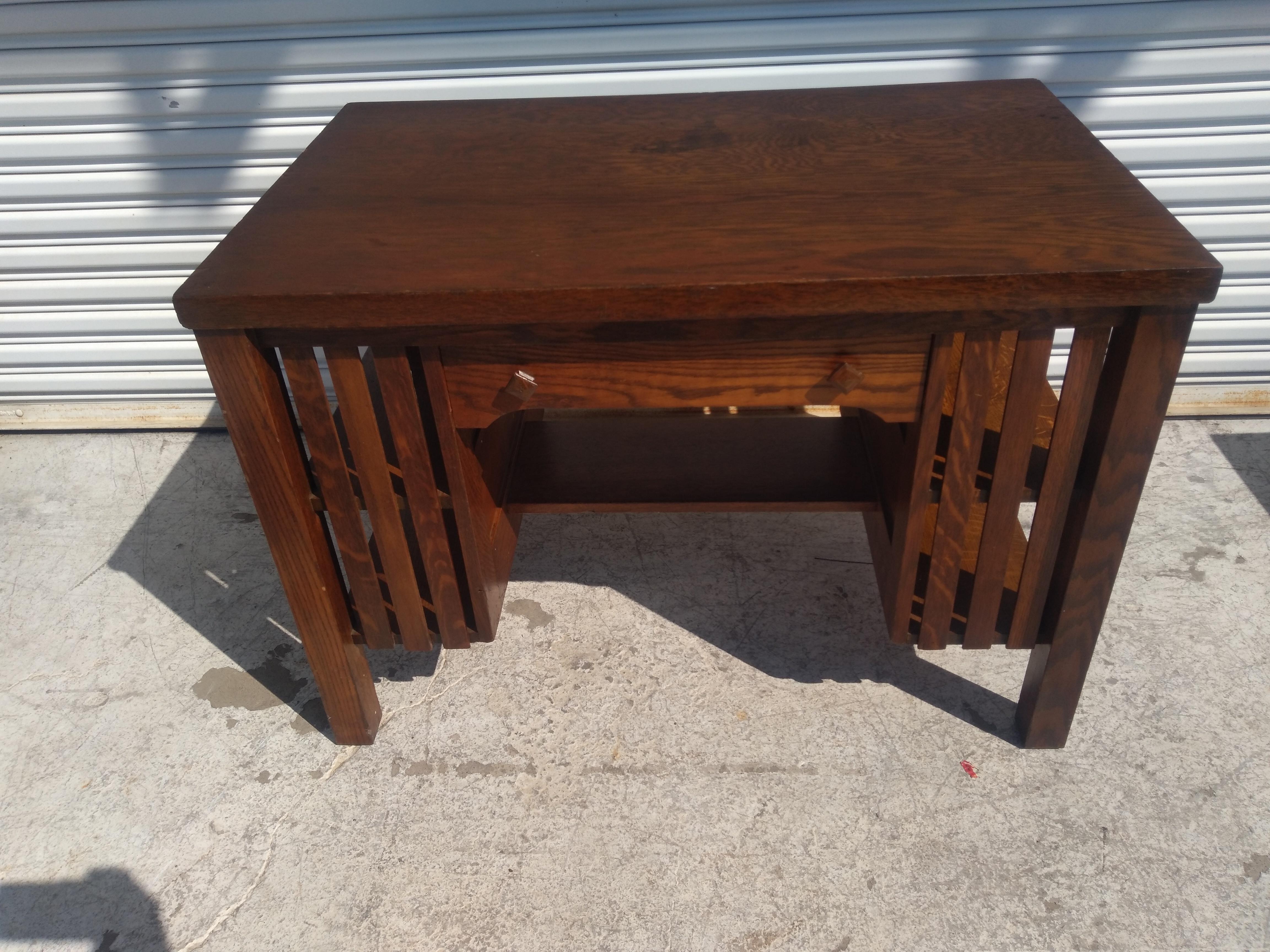 Mission Oak/Tiger Oak Single Drawer Desk with Bookshelves In Good Condition For Sale In Pasadena, TX