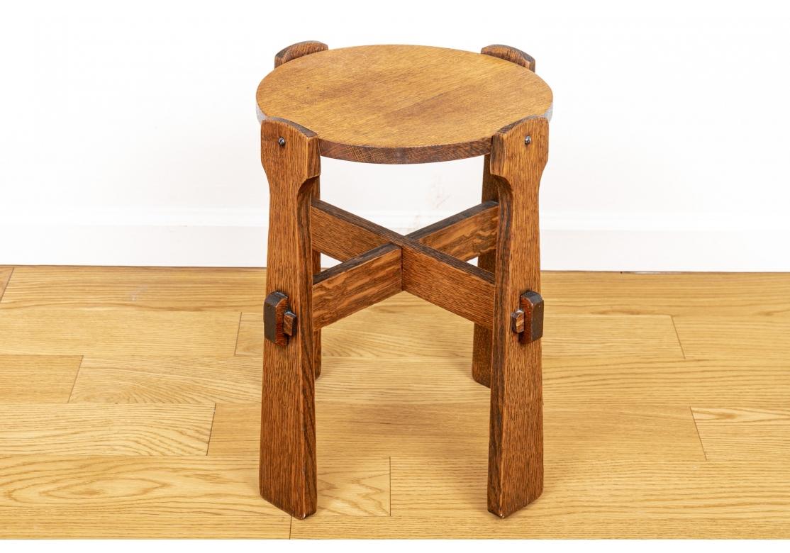 Misson/Arts & Crafts style oak round accent table with X-form stretcher and keyed mortise & tenon joinery, resting on straight legs.
Dimensions: 13