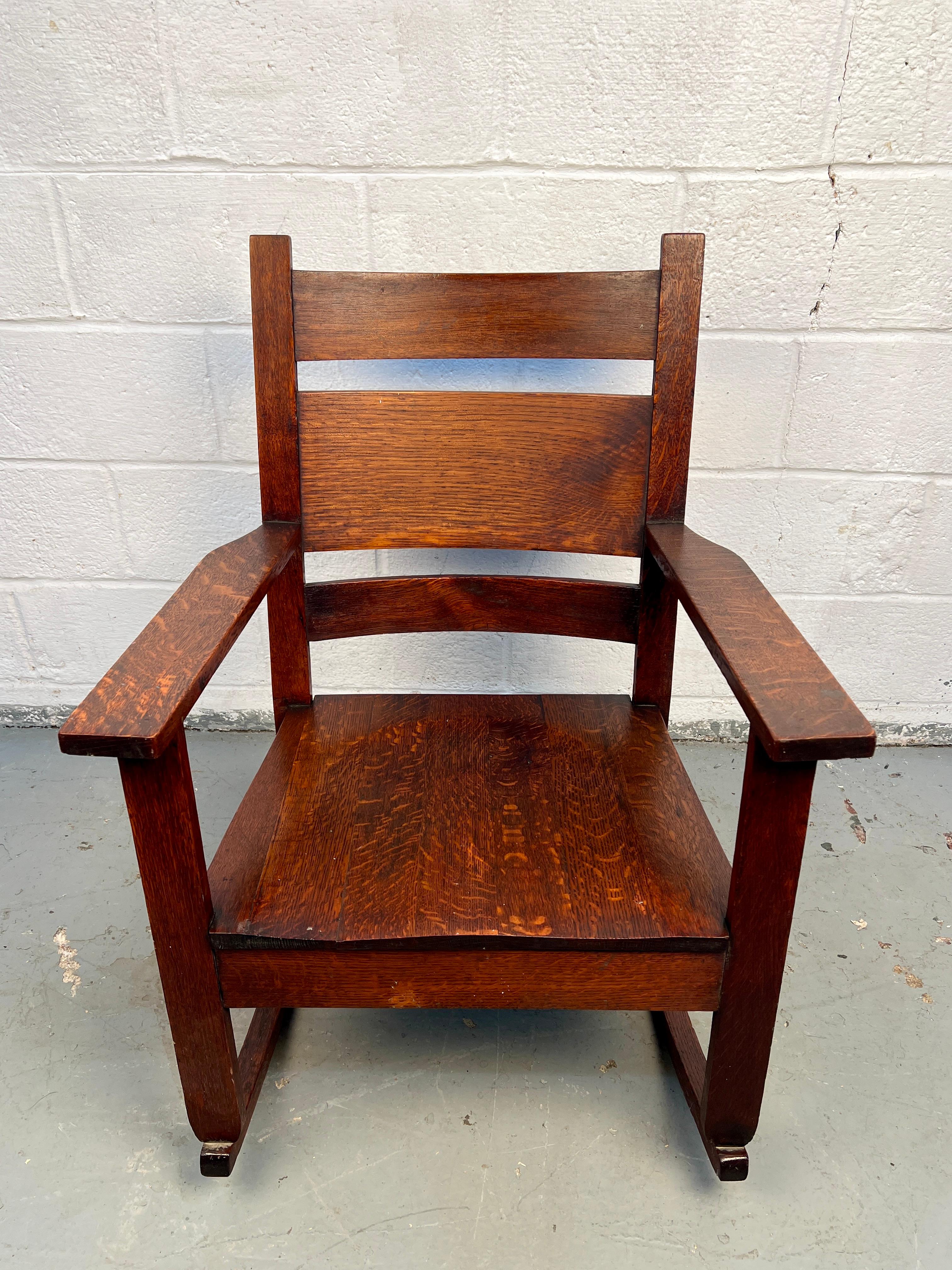 Mission Style Schaukelstuhl in Eiche (Missionsstil) im Angebot