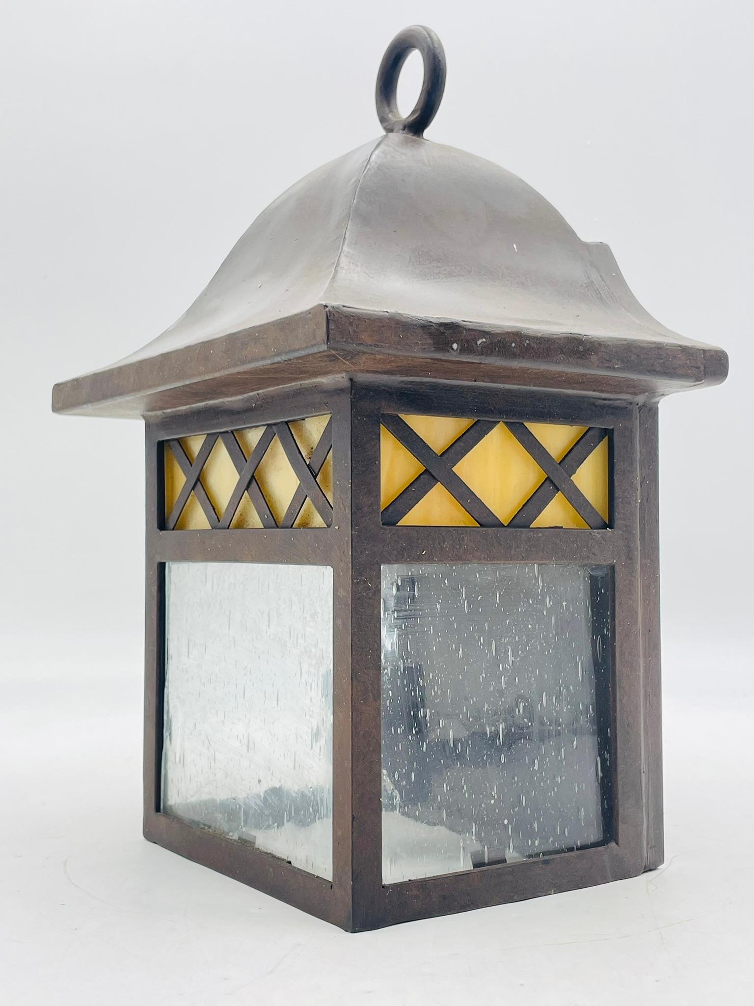 Mission Style Wall Sconce by Steven Handelman Studios im Zustand „Gut“ im Angebot in Los Angeles, CA