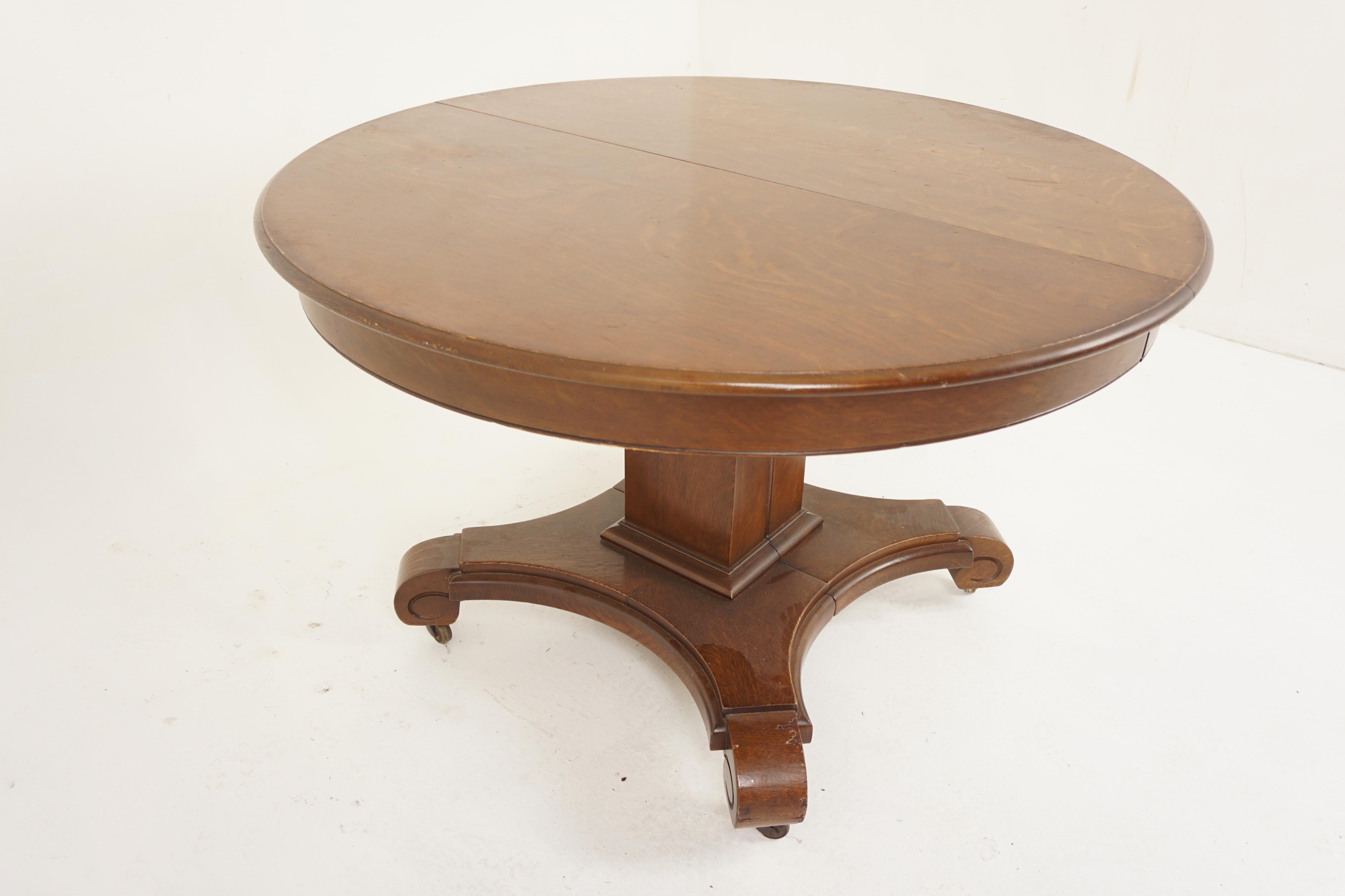 Scottish Mission Tiger Oak Arts & Crafts Round Dining Table 3 Leaves, America 1920, H1197 For Sale