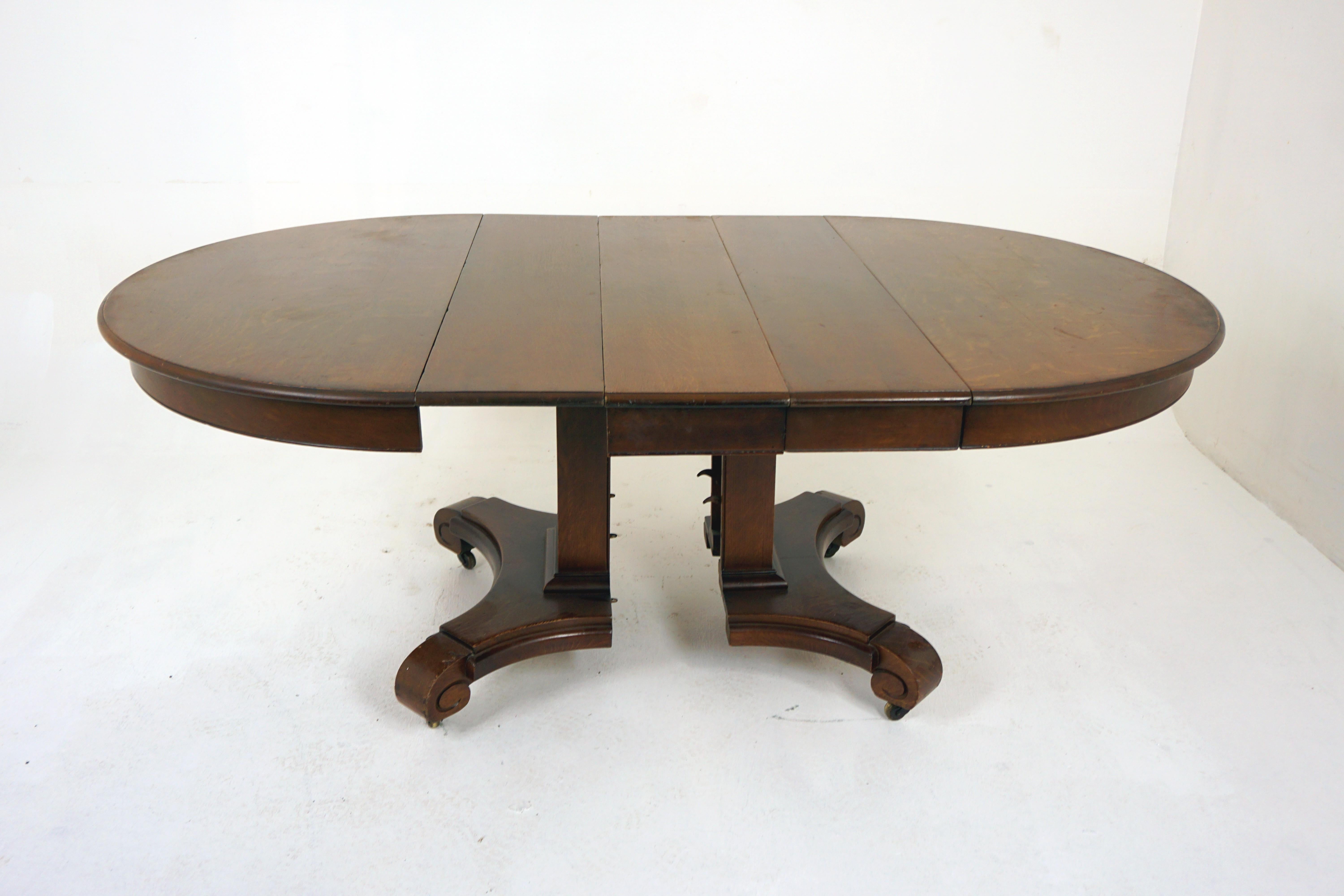 Arts and Crafts Mission Tiger Oak Arts & Crafts Round Dining Table 3 Leaves, America 1920, H1197 For Sale