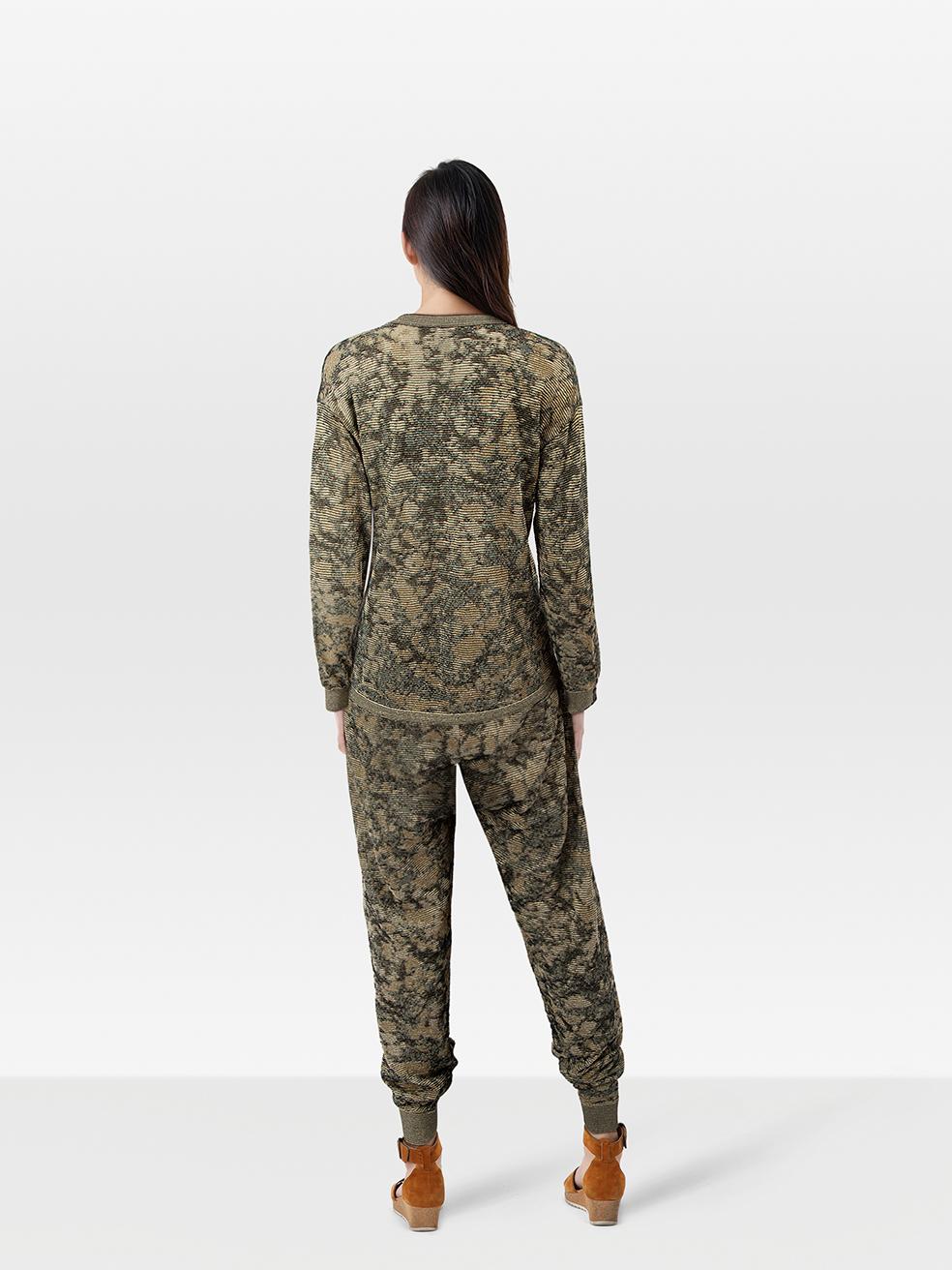 CONDITION is Very good. Minimal wear to the jumpsuit is evident. Plucks to the weave on the front left on this used Missoni designer resale item.
 
 Details
 
 
 Multicolour
 
 Synthetic
 
 Jumpsuit
 
 Long sleeves
 
 Drawstring detail
 
 Abstract