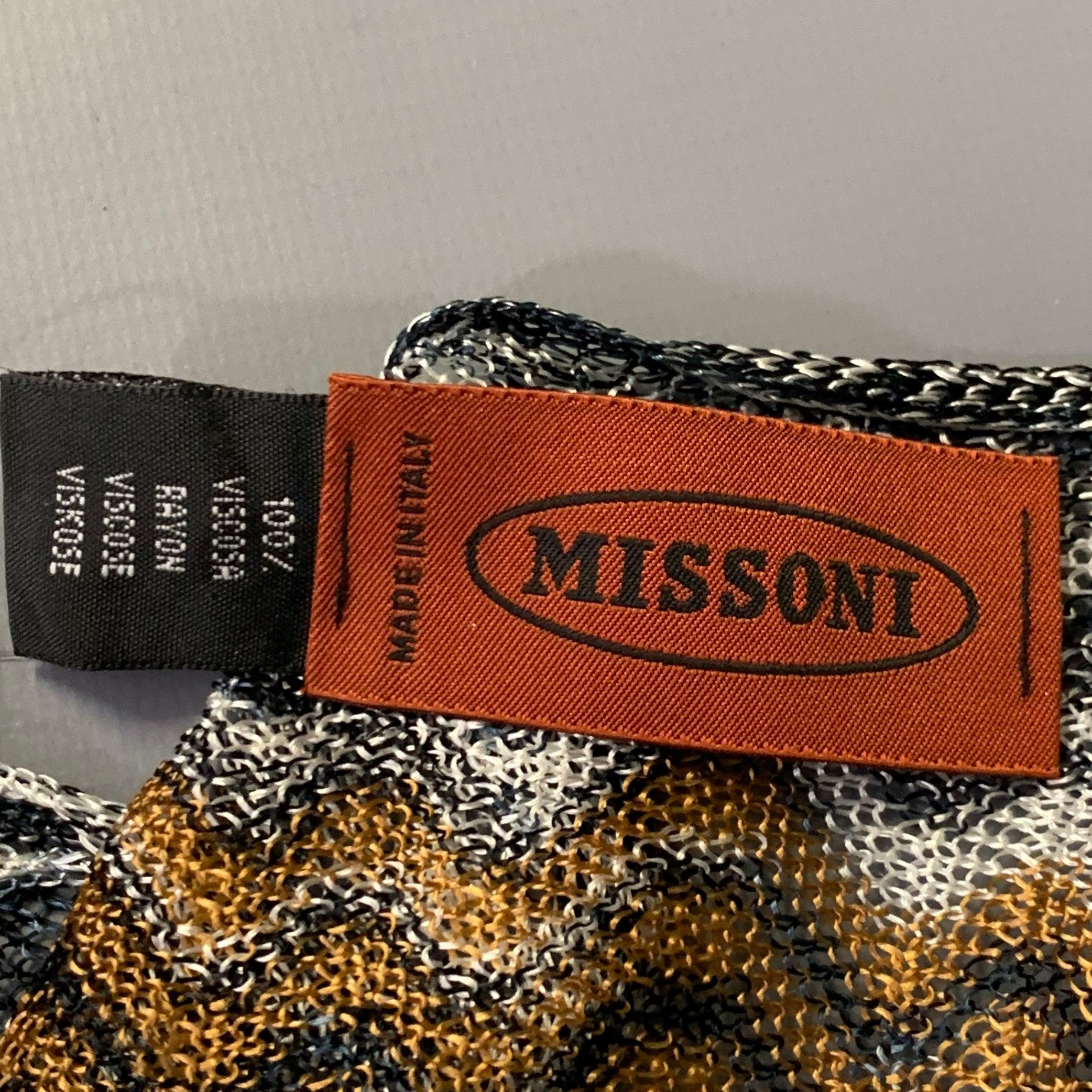 Missoni Beige Scialle con frangia in maglia di viscosa multi colore Zig Zag in vendita 2