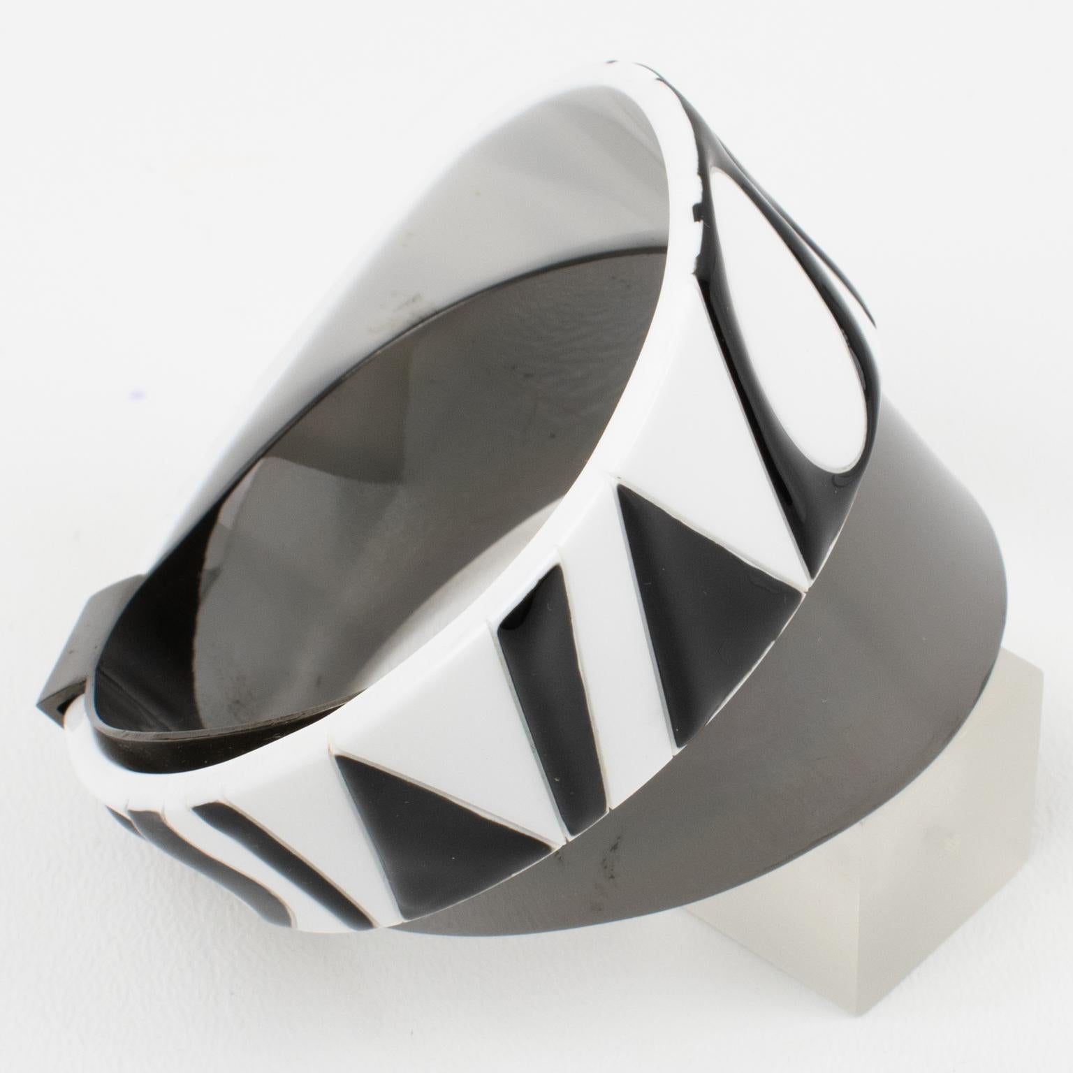 Missoni Black and White Lucite and Metal Bracelet Bangle, Runway Spring 2014 For Sale 3