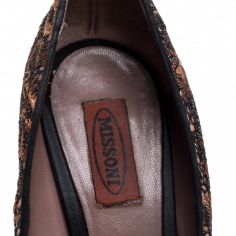 Missoni Black/Beige Lace and Suede Pointed Toe Platform Pumps Size 39 For Sale 4