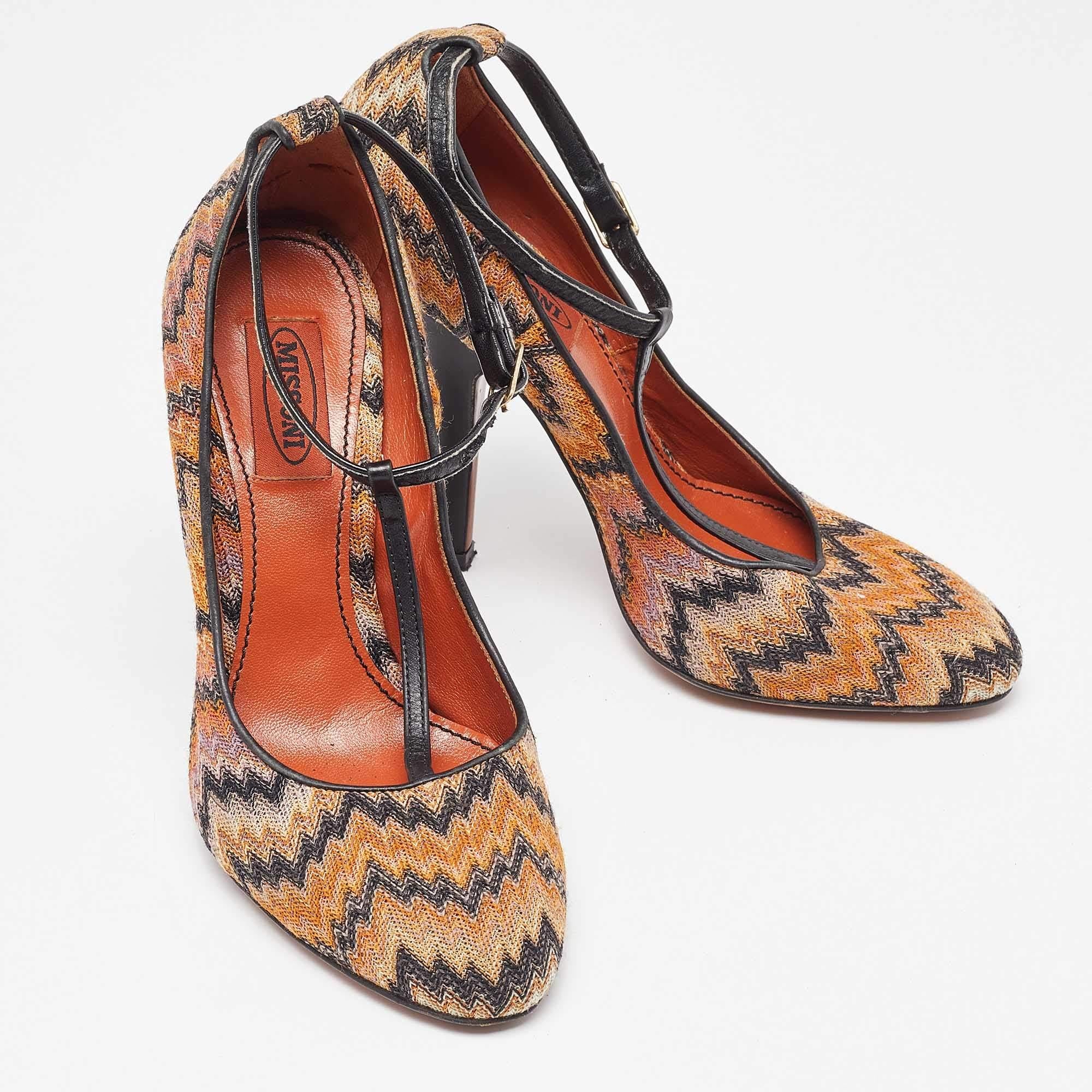 Missoni Black/Orange Fabric and Leather Ankle T-Strap Pumps Size 37 In Fair Condition For Sale In Dubai, Al Qouz 2