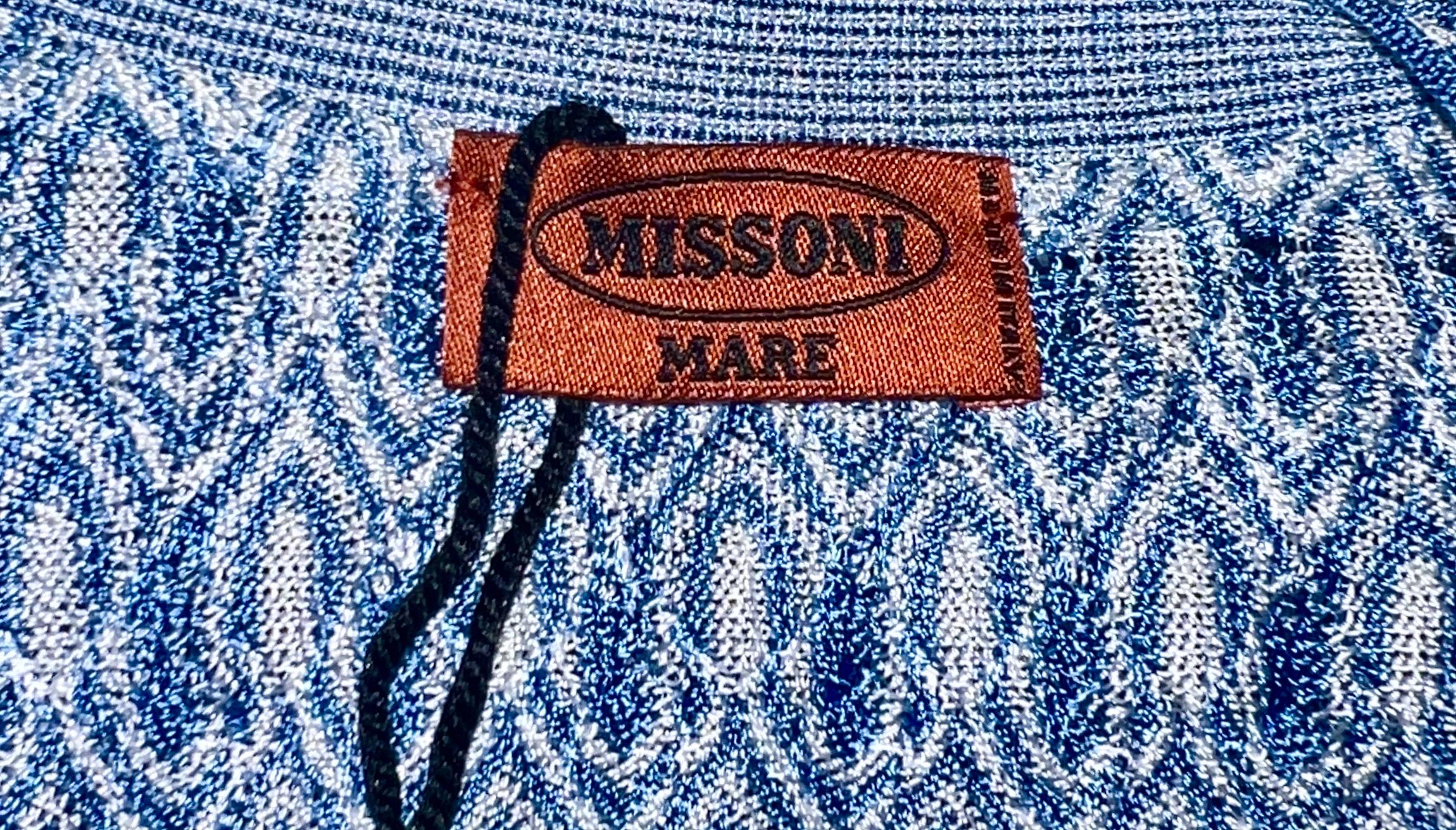 Robe longue caftan bleu à chevrons en maille crochet MISSONI 42 en vente 2