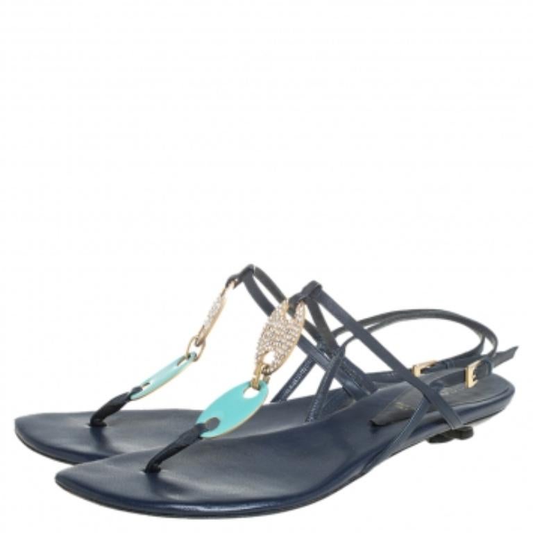 Quirky designs are Missoni's signature and if they define your style then this pair of sandals is the best way to let the world know. Featuring a chic detail, these blue leather sandals feature an ankle strap that can comfortably be fastened for a