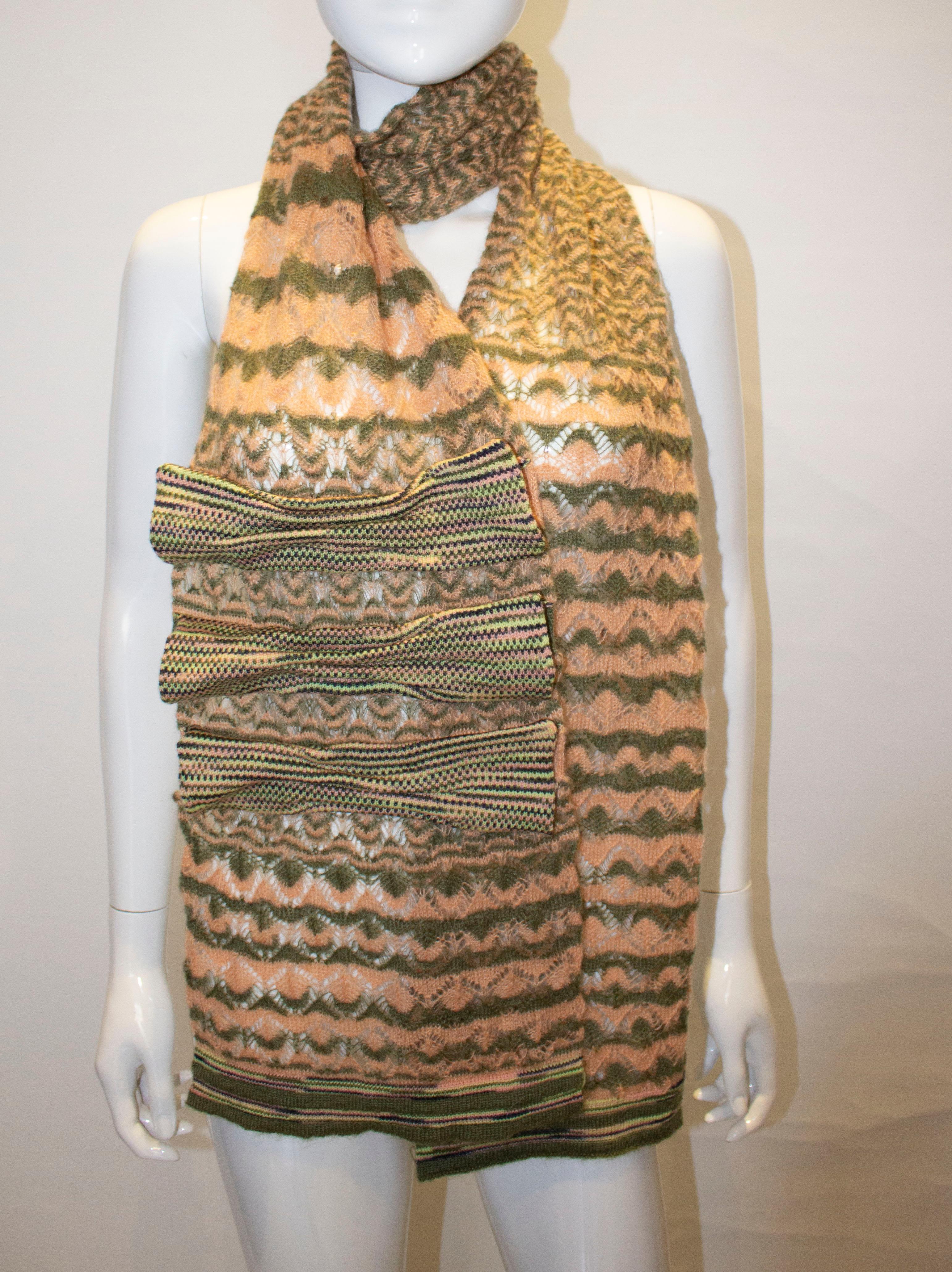 Marron Écharpe en tricot Missoni Brown Label, vert et pêche en vente