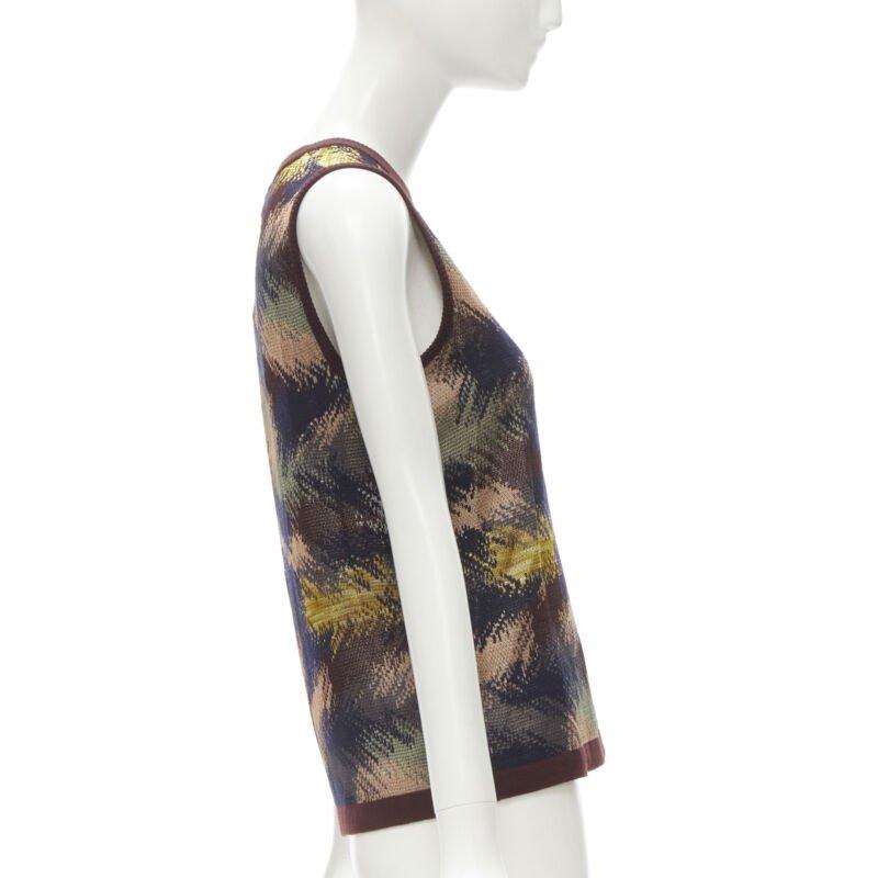 MISSONI burgundy crochet intarsia knit grandma vest IT44 M In New Condition For Sale In Hong Kong, NT