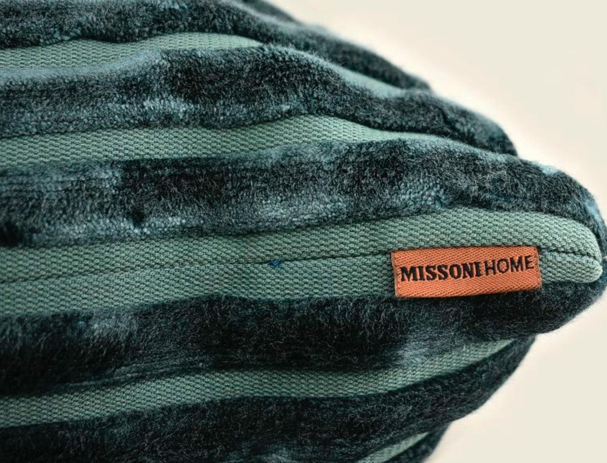 Quadratisches Kissen aus Samt von Missoni Coomba in dunklem Teal, Italien.  (Organische Moderne) im Angebot