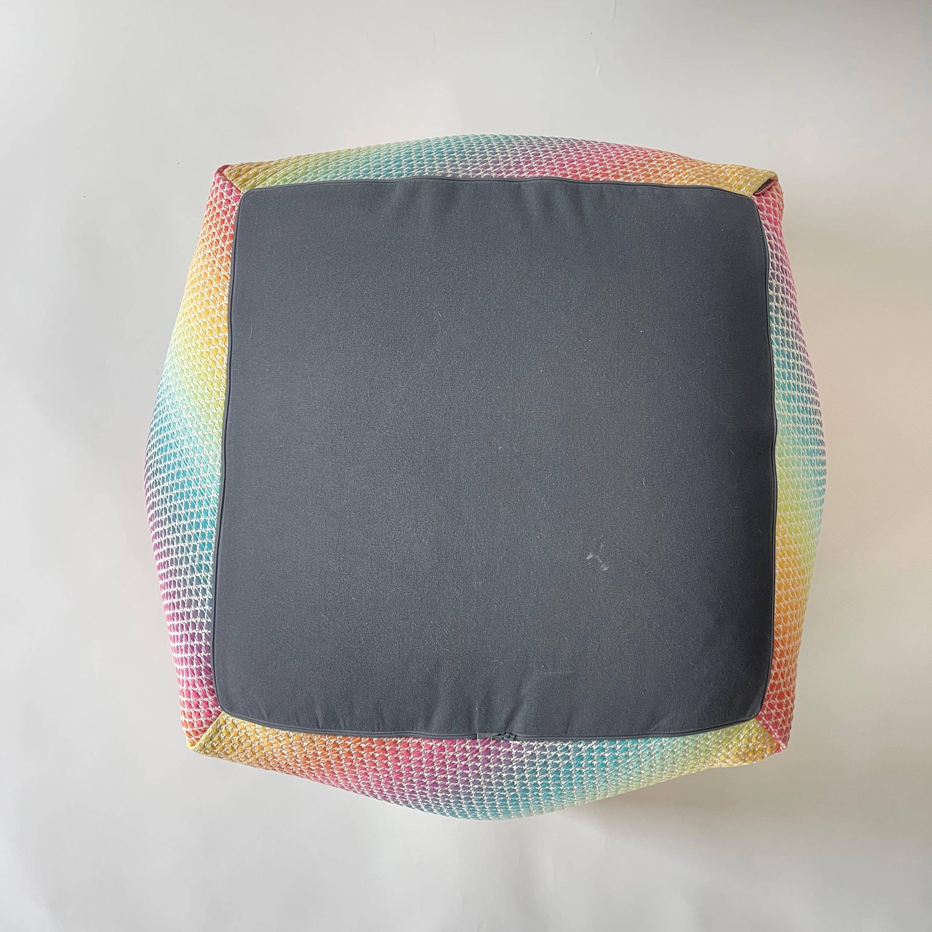 Pouf ottomano o poggiapiedi con diamanti di Missoni, Italia 2018 in vendita 6