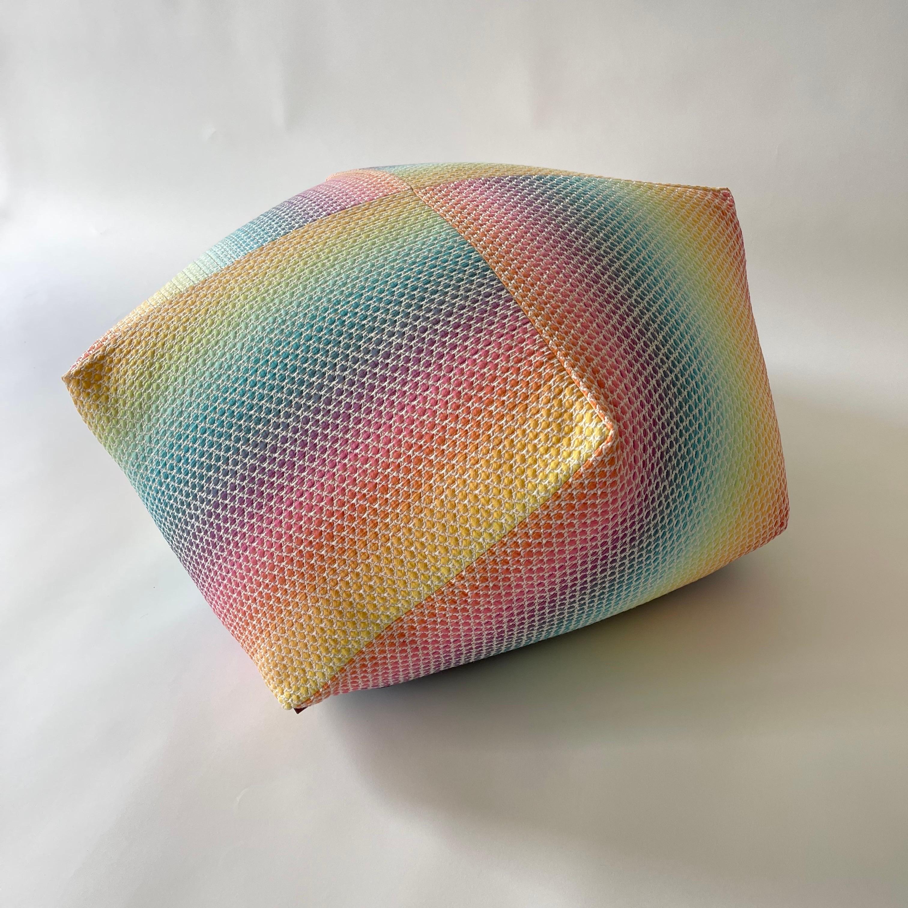 Italiano Pouf ottomano o poggiapiedi con diamanti di Missoni, Italia 2018 in vendita