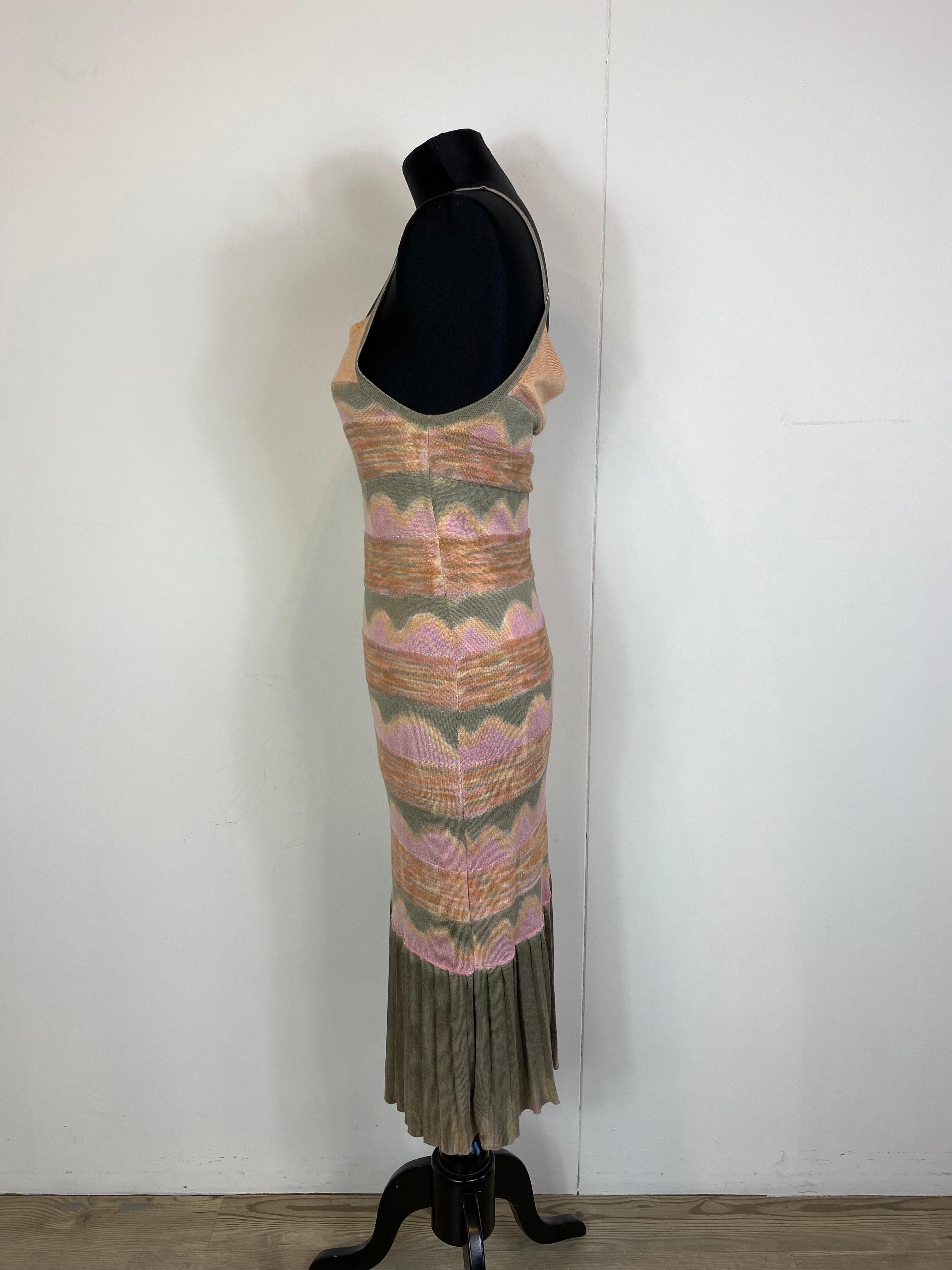 Vintage Missoni dress in viscose jersey and polyamide.
Apricot, pink and khaki.
With white lining. 
In perfect condition. 
Strap length 31 cm 
Bust 36 cm 
Waist 33 cm
Hip 38 cm
Total dress length 112 cm 