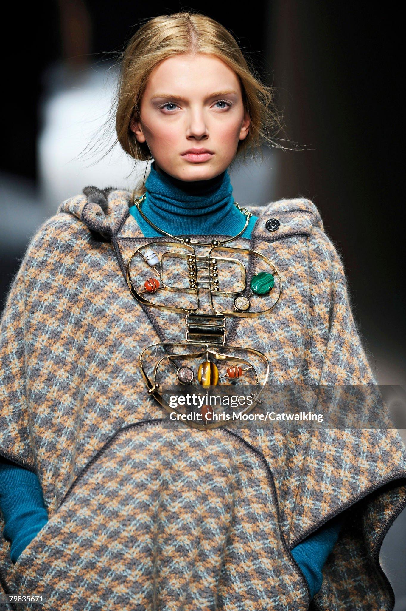 Missoni Fall 2008 Runway Body Necklace - Sculptural, Semi-Precious, Iconic en vente 5