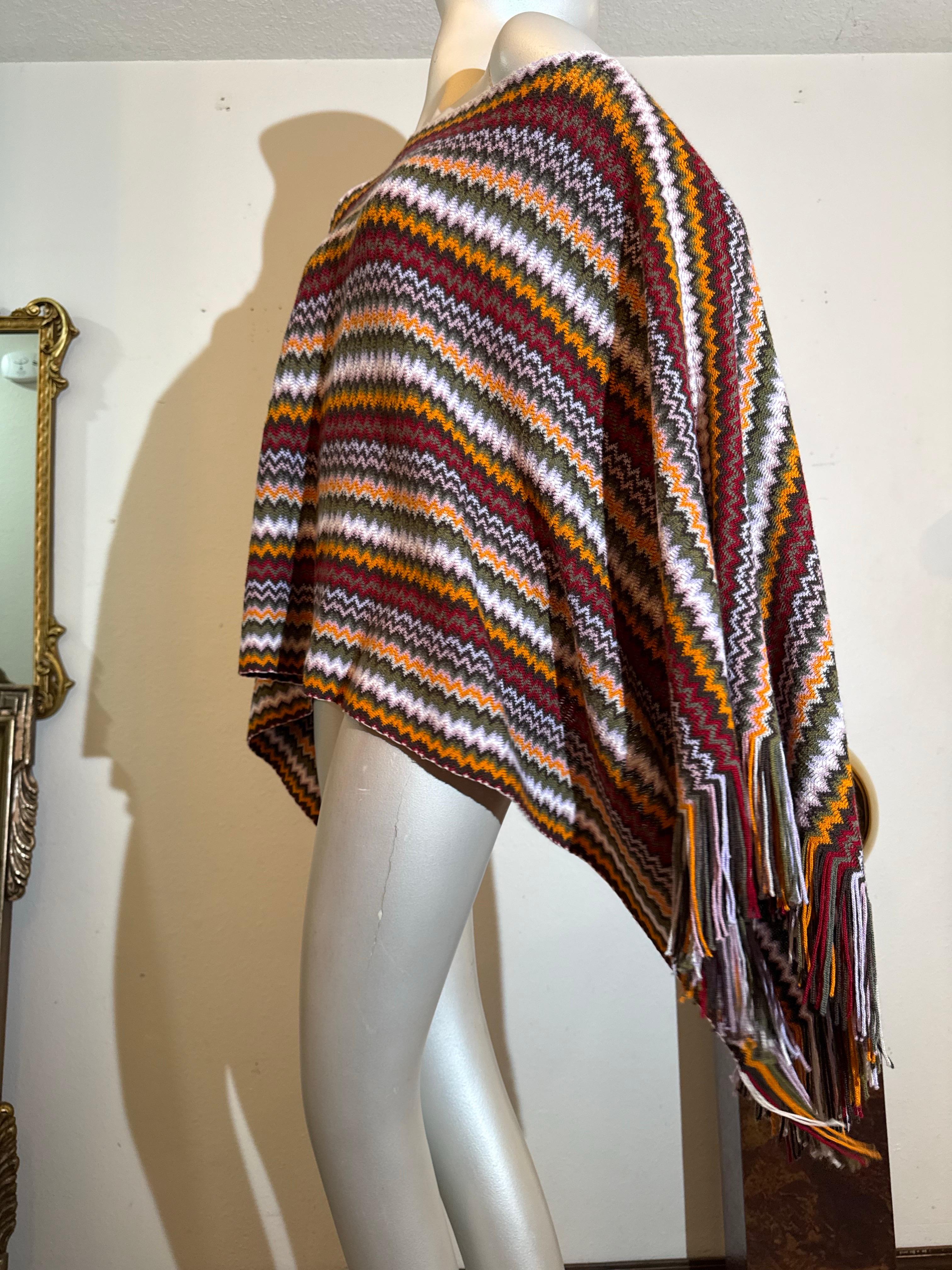 Missoni - Poncho in lana a maglia Chevron Autunno/Inverno in Marrone, Senape, Nero e Bianco in vendita 6