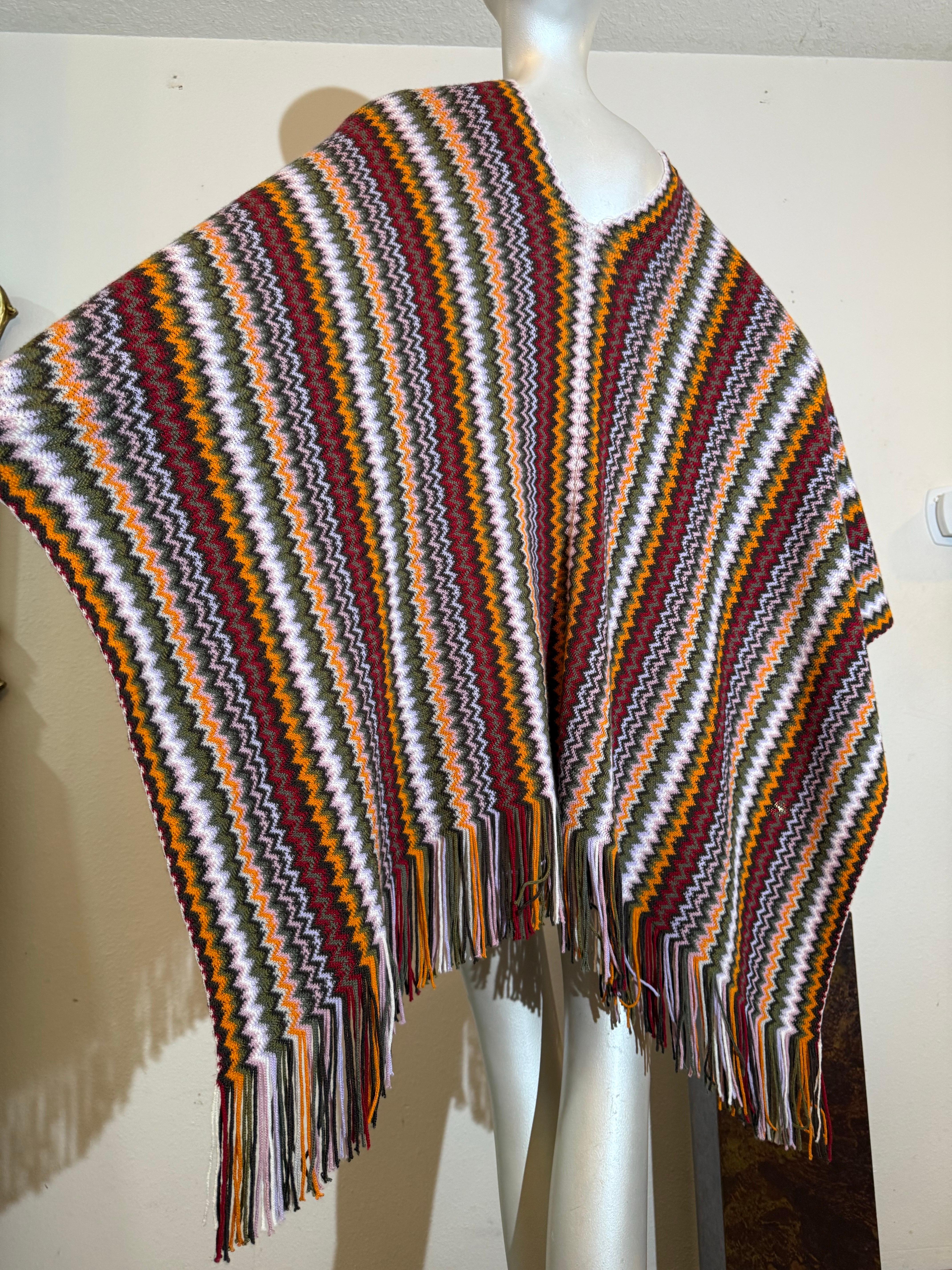 Missoni - Poncho in lana a maglia Chevron Autunno/Inverno in Marrone, Senape, Nero e Bianco in vendita 8