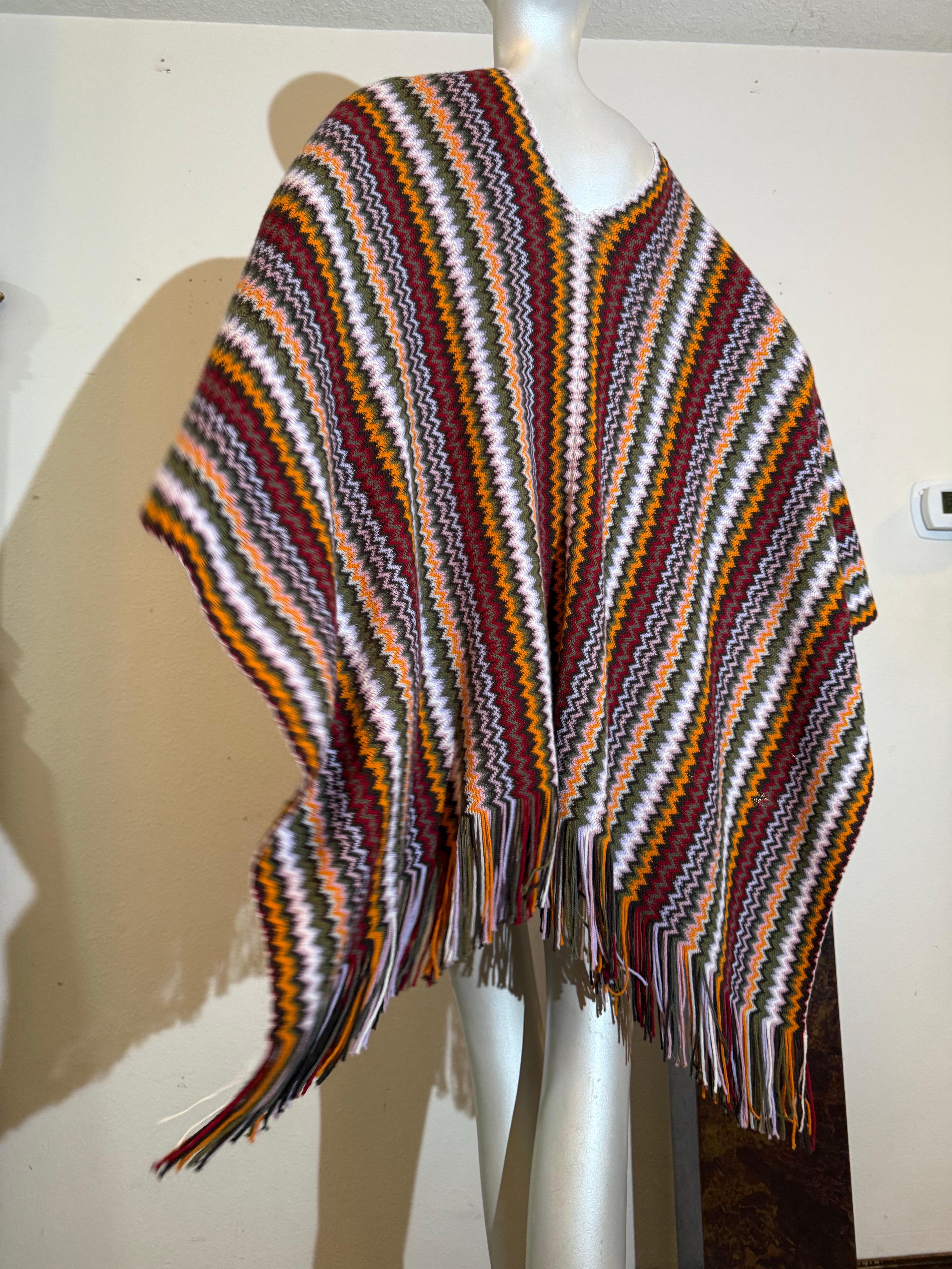 Missoni - Poncho in lana a maglia Chevron Autunno/Inverno in Marrone, Senape, Nero e Bianco in vendita 9