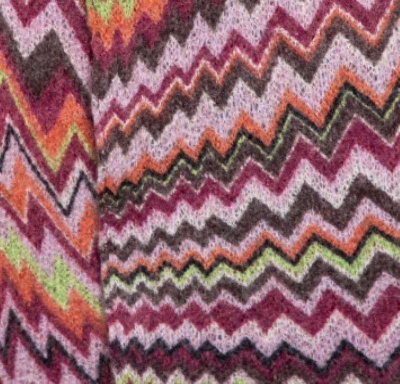 Missoni Foulard Multicolor Chevron Patterned Knit Scarf In Good Condition For Sale In Dubai, Al Qouz 2