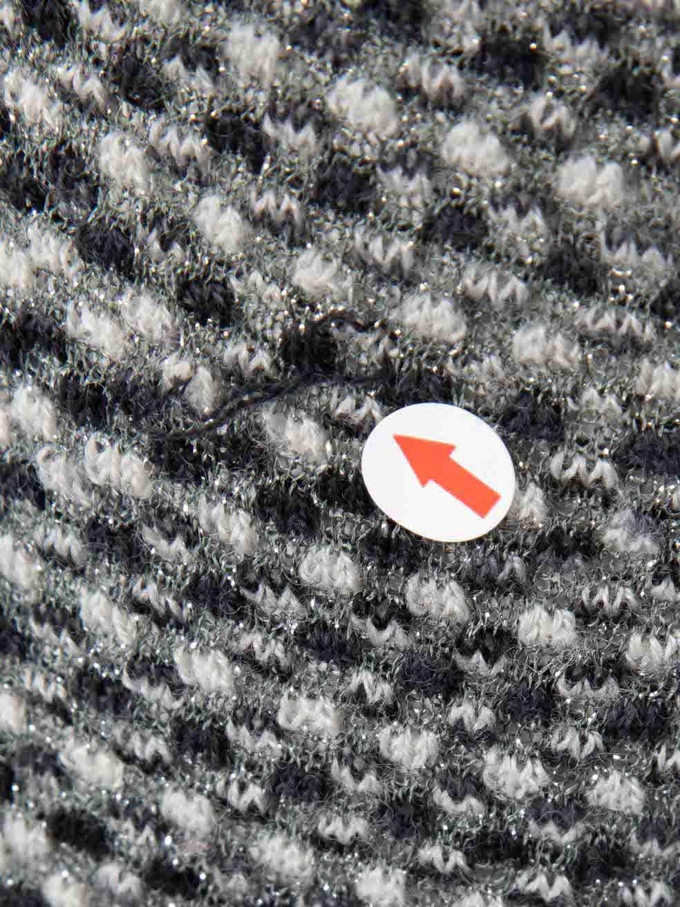 Robe grise en tricot rayée Missoni, longueur genou S en vente 2