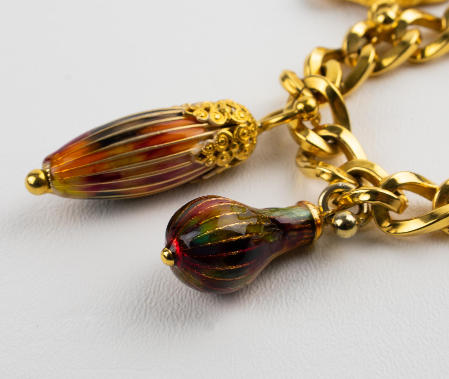 Missoni Italia Pulsera de eslabones de cadena de metal dorado con colgantes de esmalte en venta 7